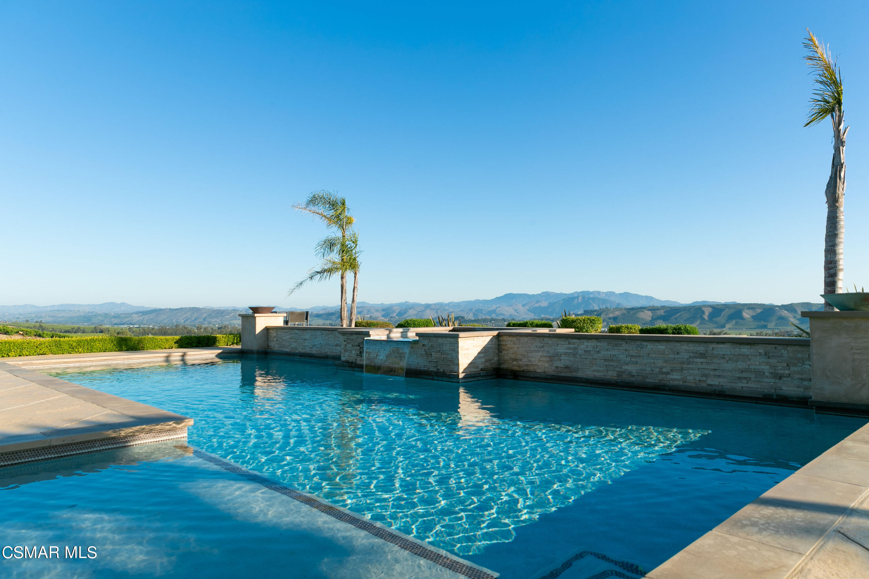 1451 E La Loma Avenue