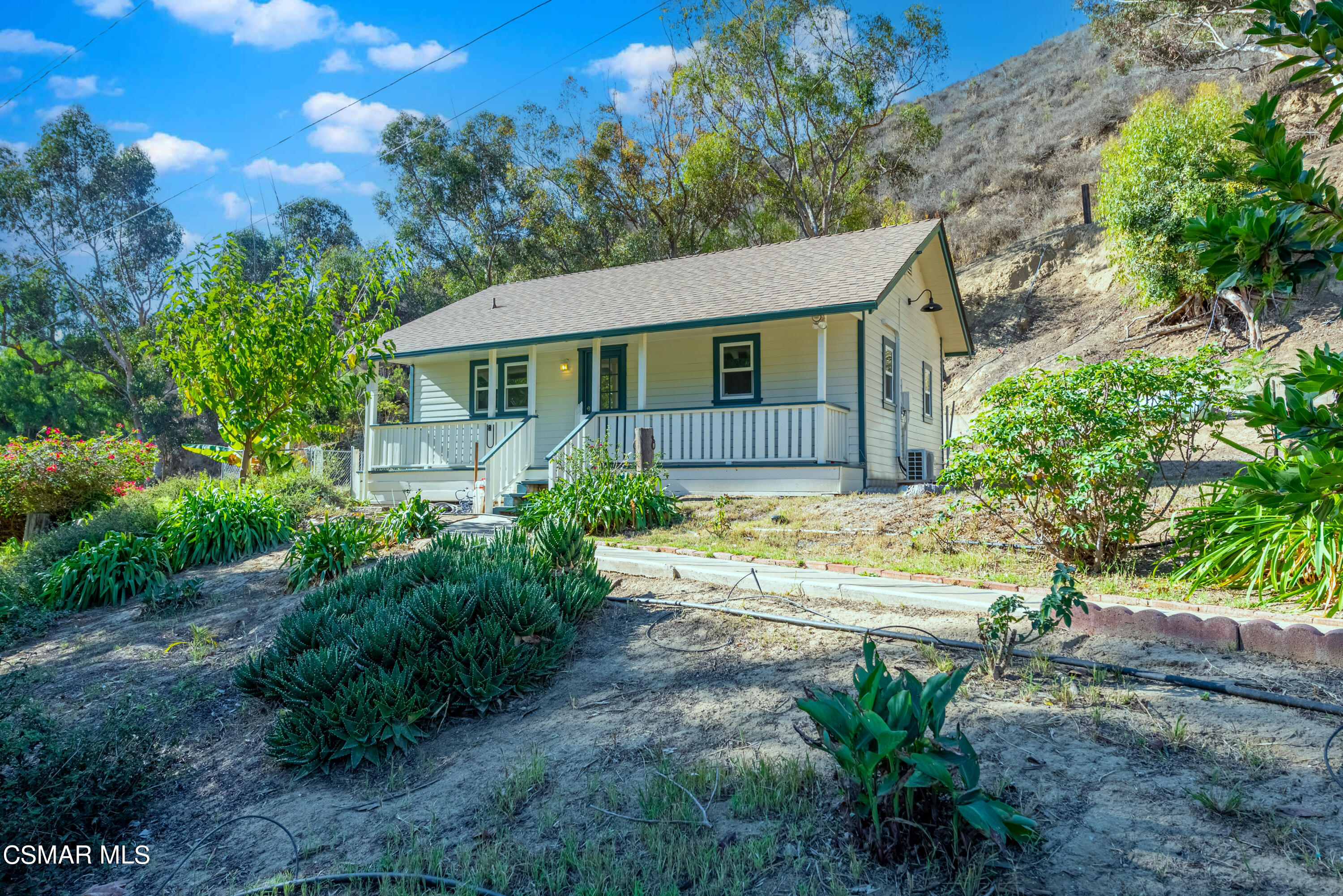 641 W La Loma Avenue, 2