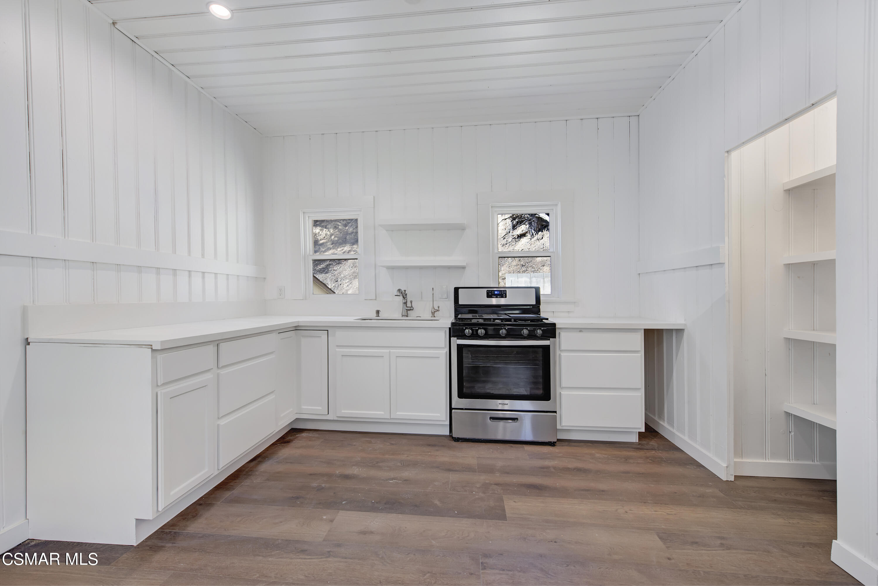 641 W La Loma Avenue, 2