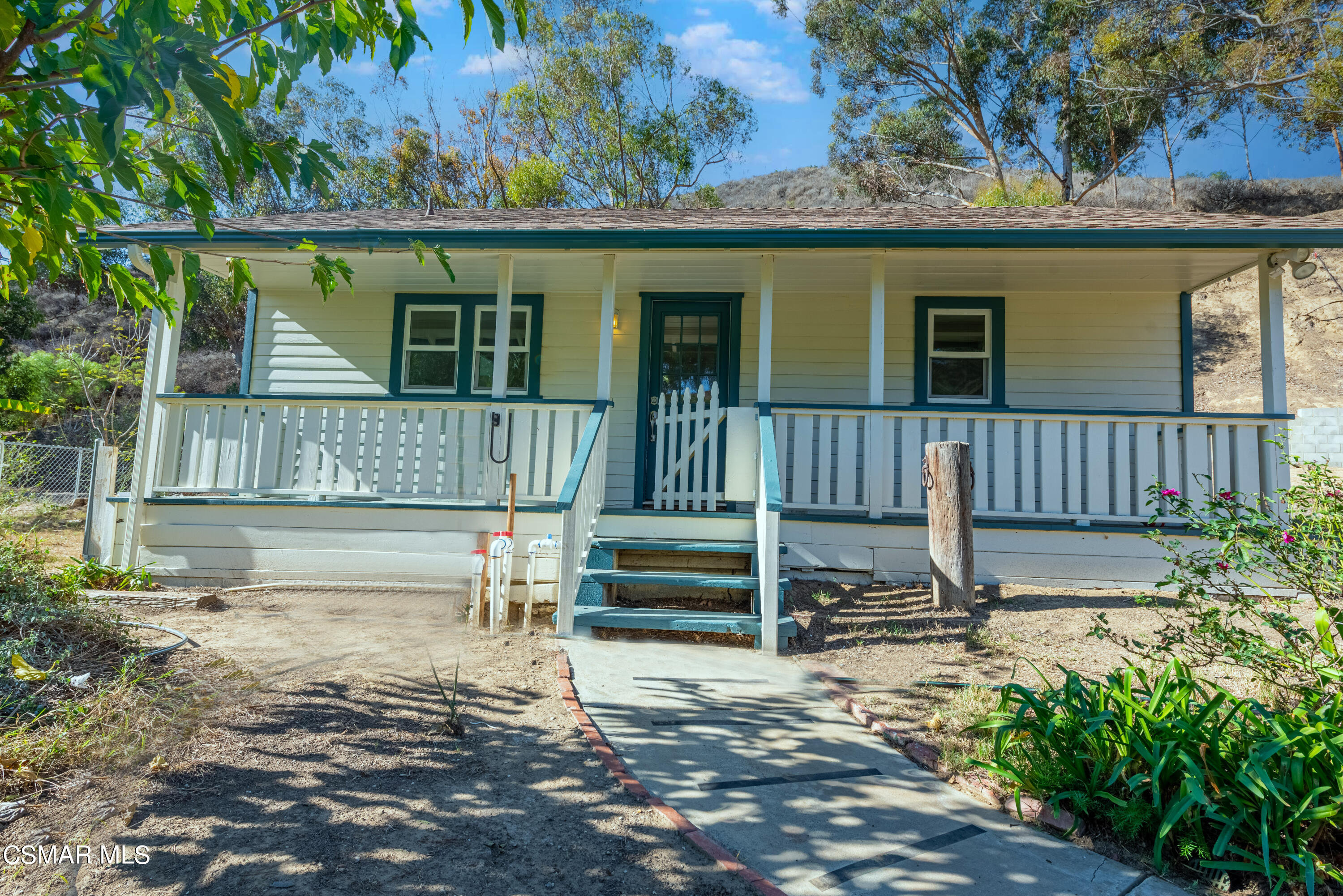 641 W La Loma Avenue, 2