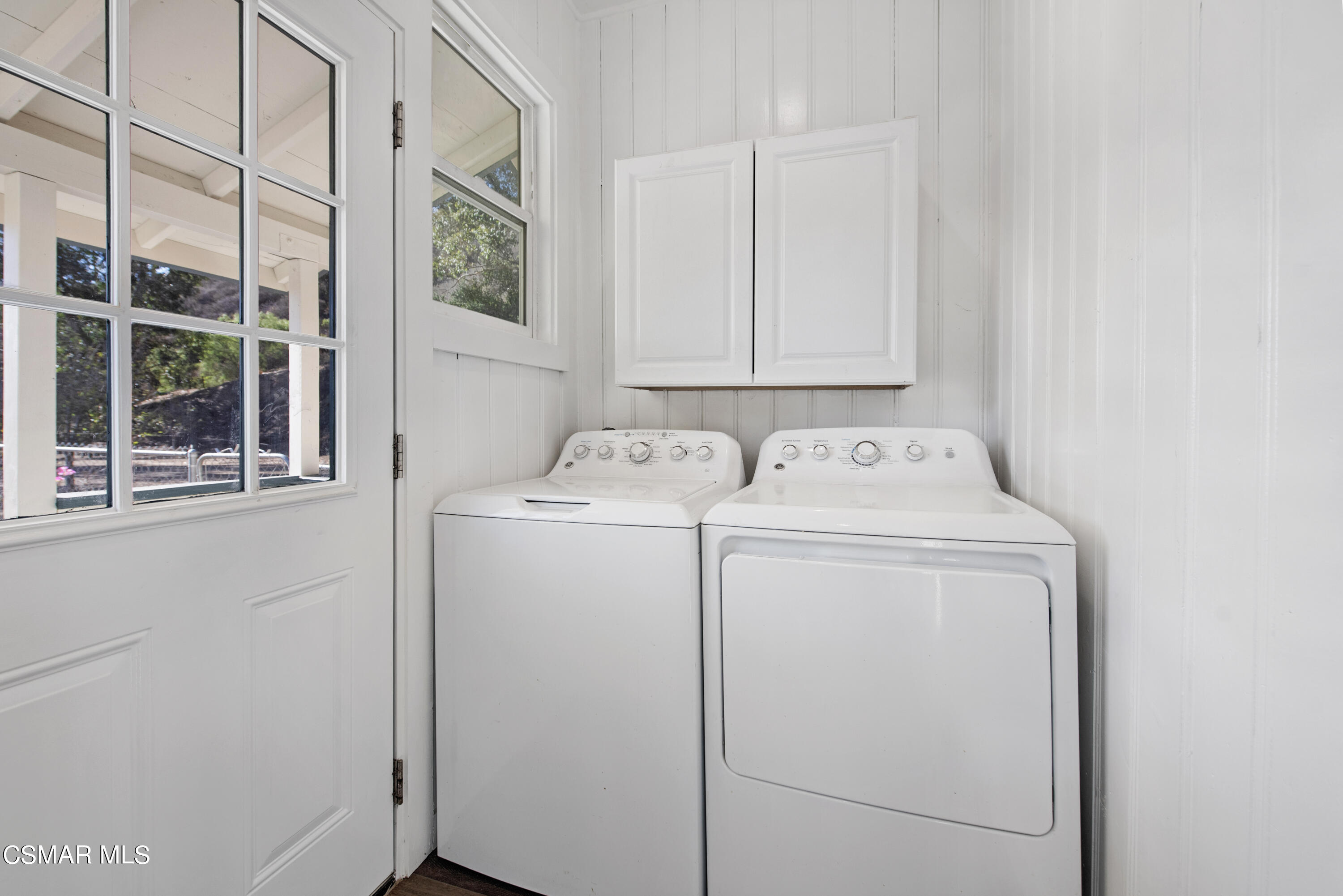 641 W La Loma Avenue, 2