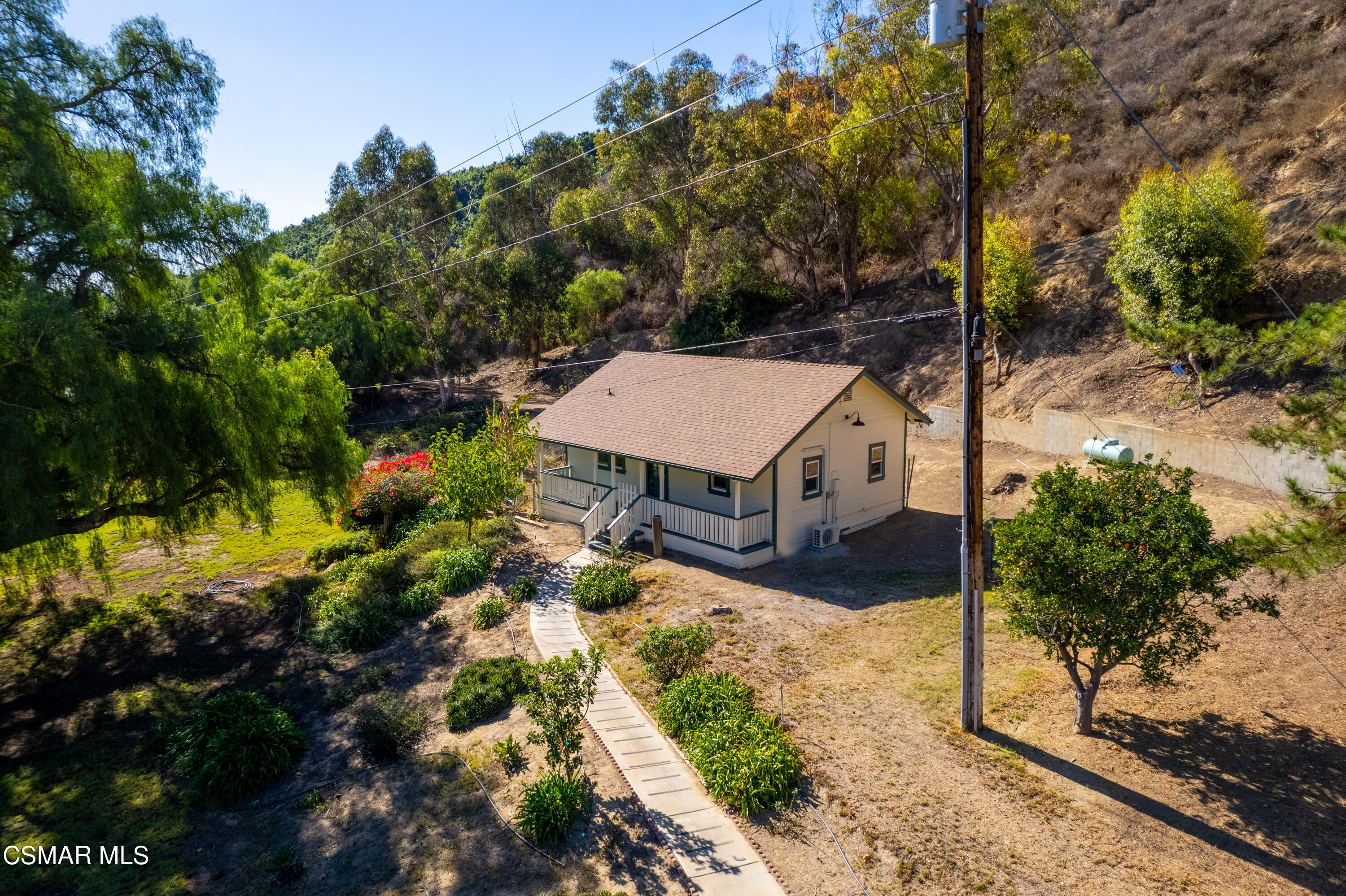 641 W La Loma Avenue, 2