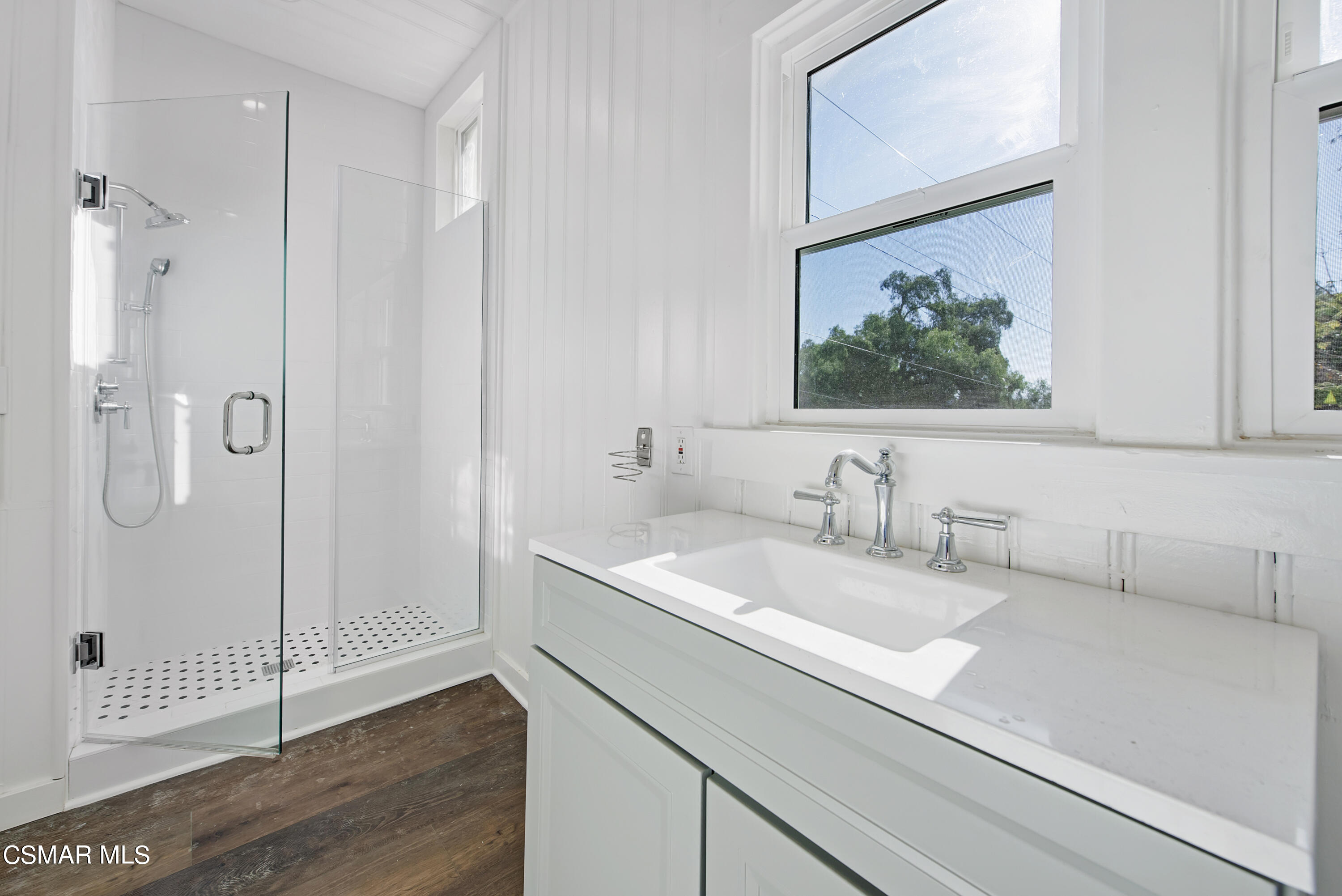 641 W La Loma Avenue, 2