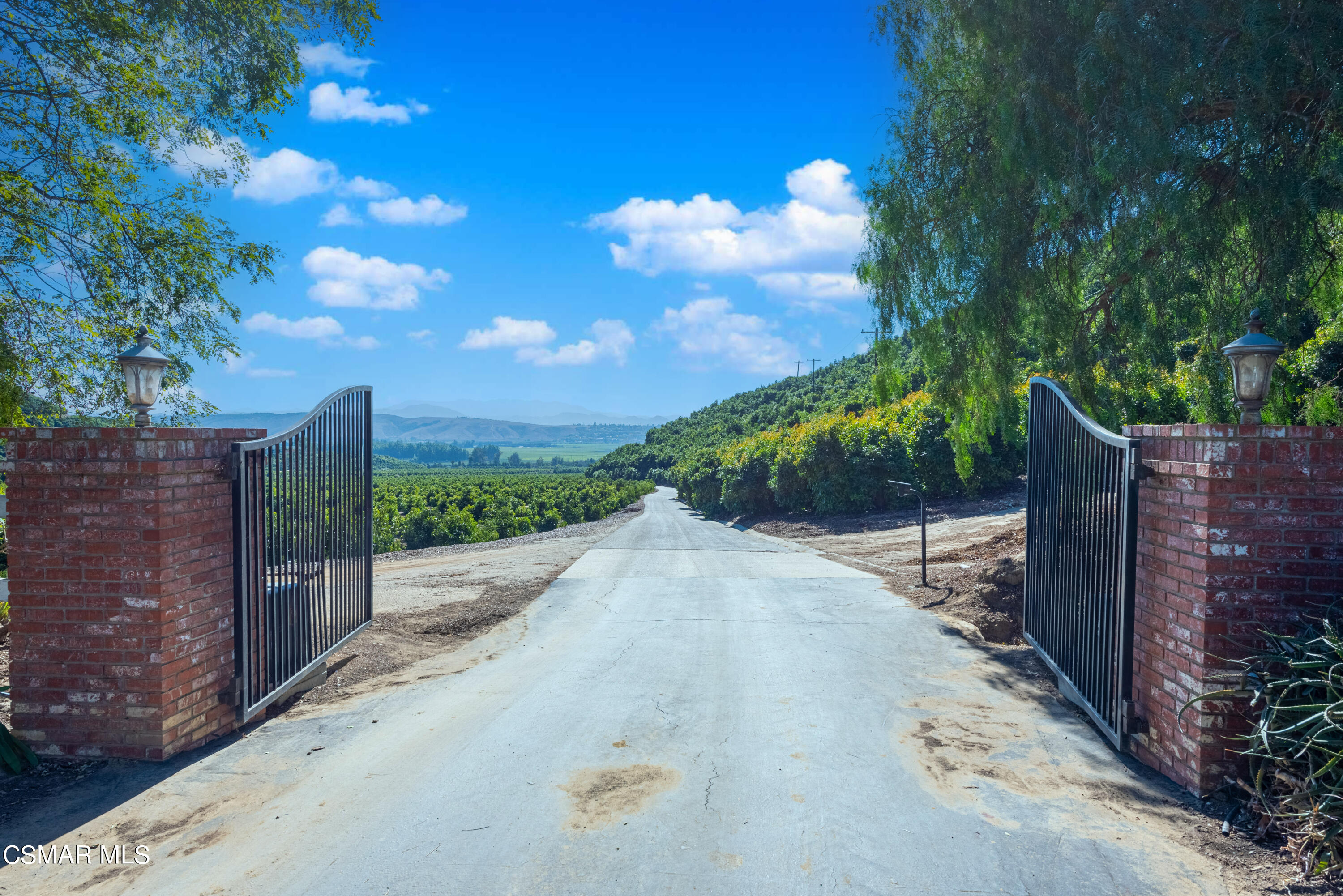 641 W La Loma Avenue, 2