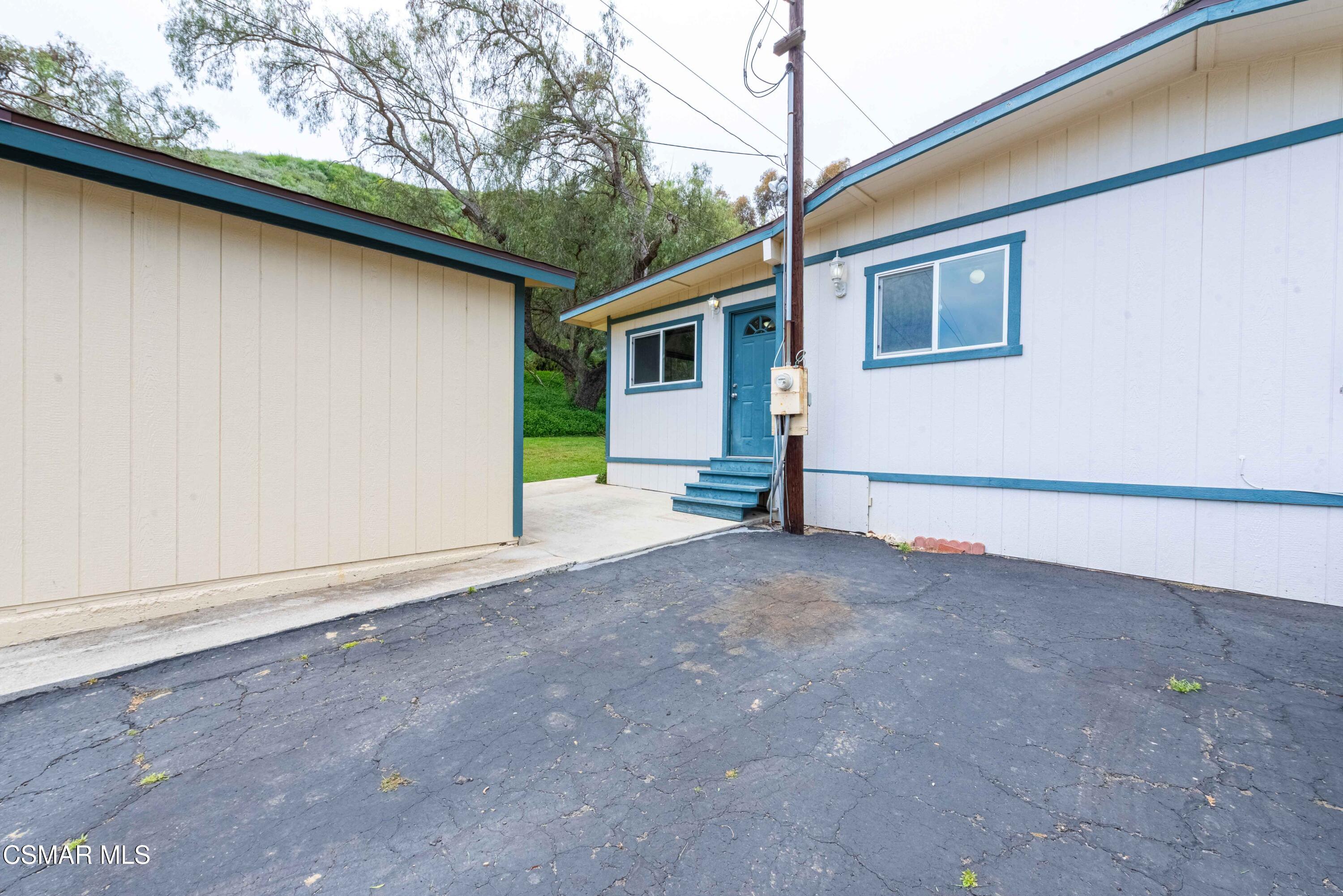 641 W La Loma Avenue