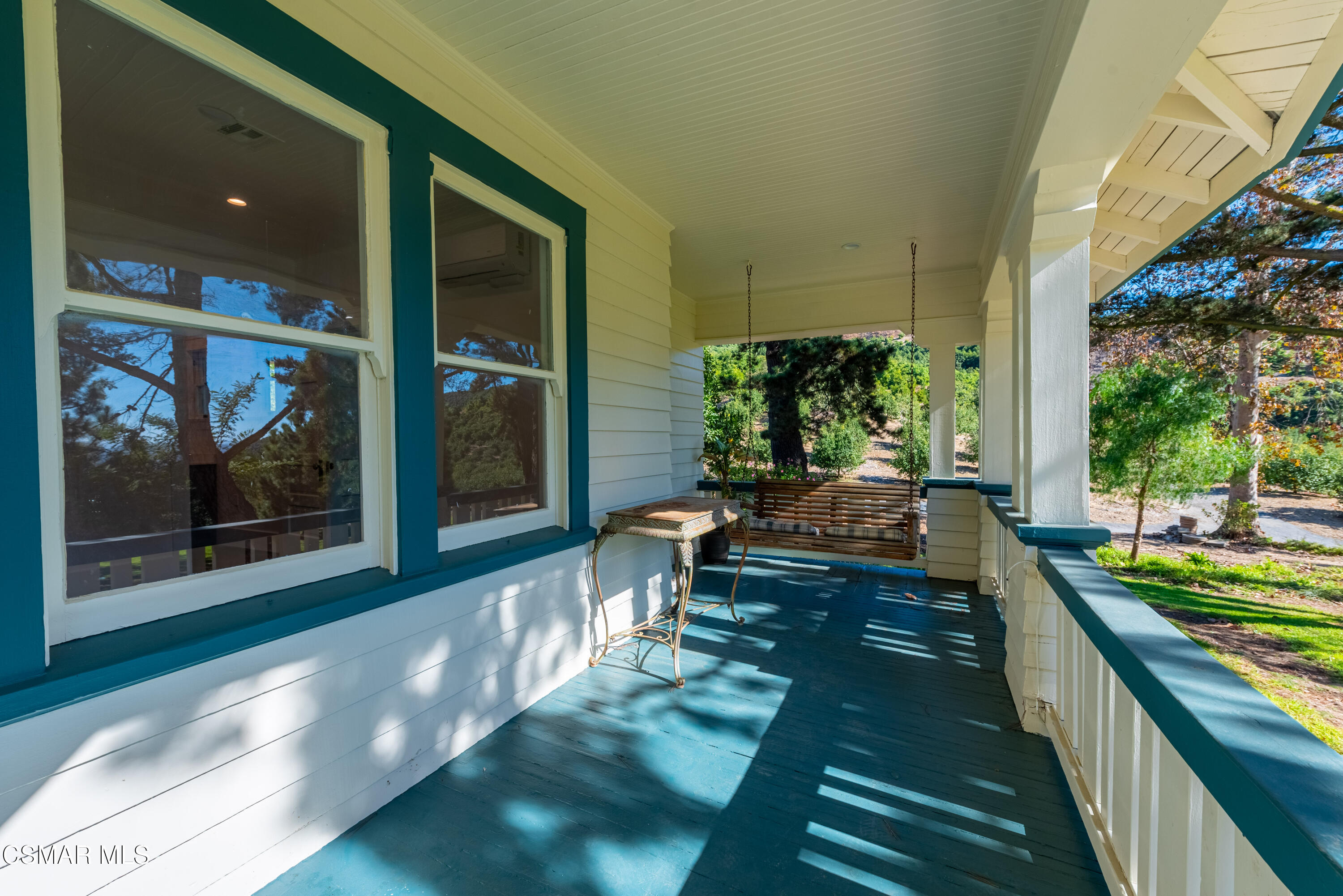641 W La Loma Avenue