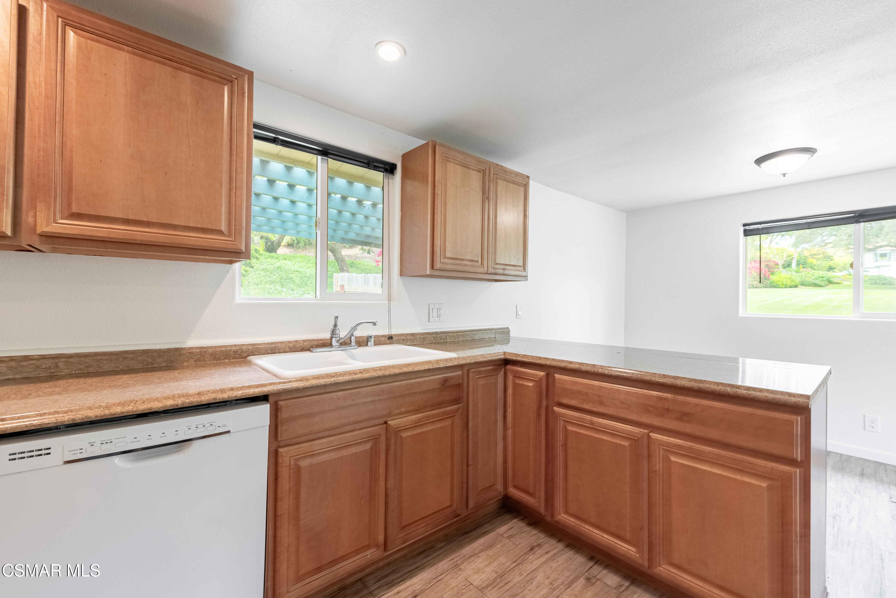 641 W La Loma Avenue