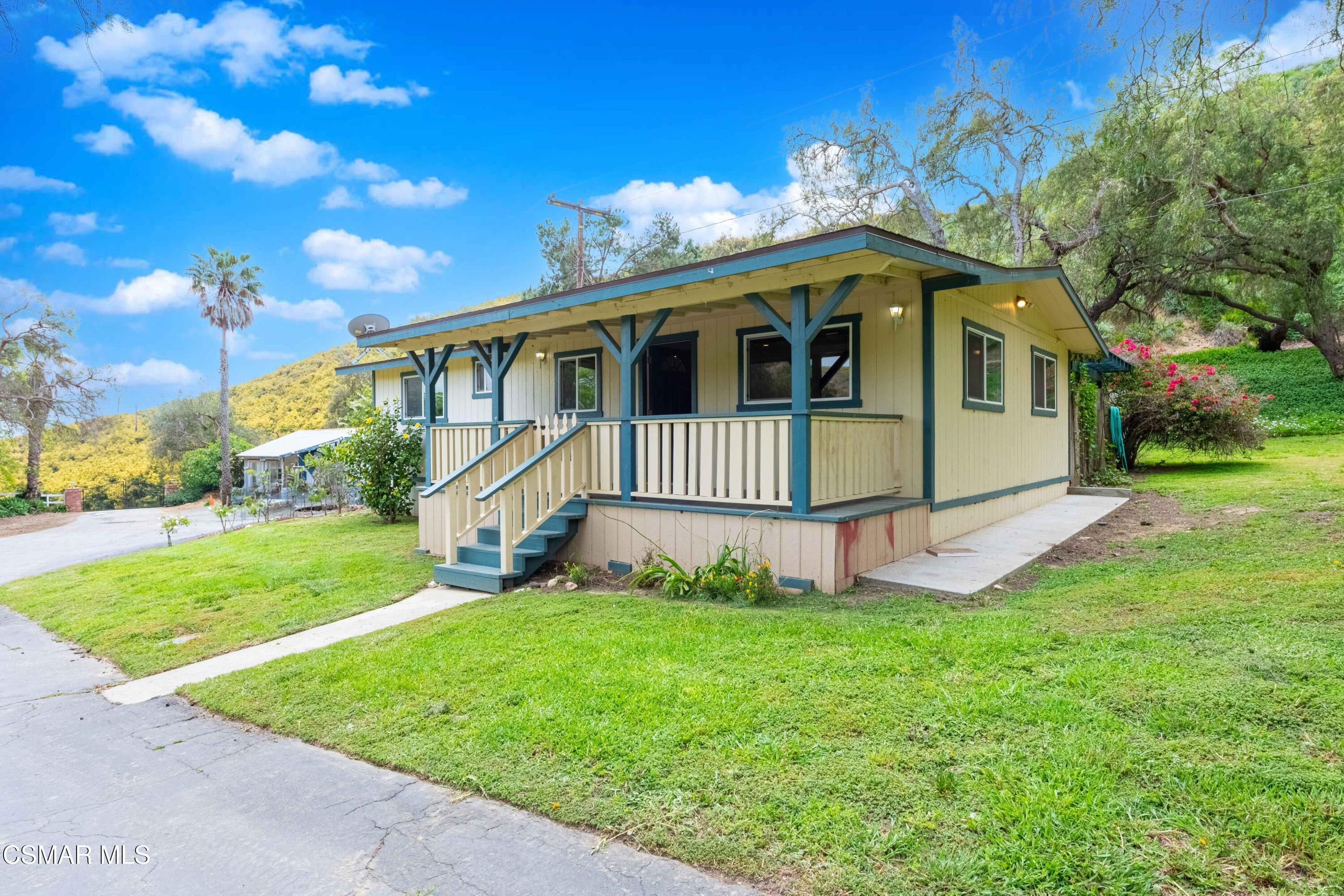 641 W La Loma Avenue