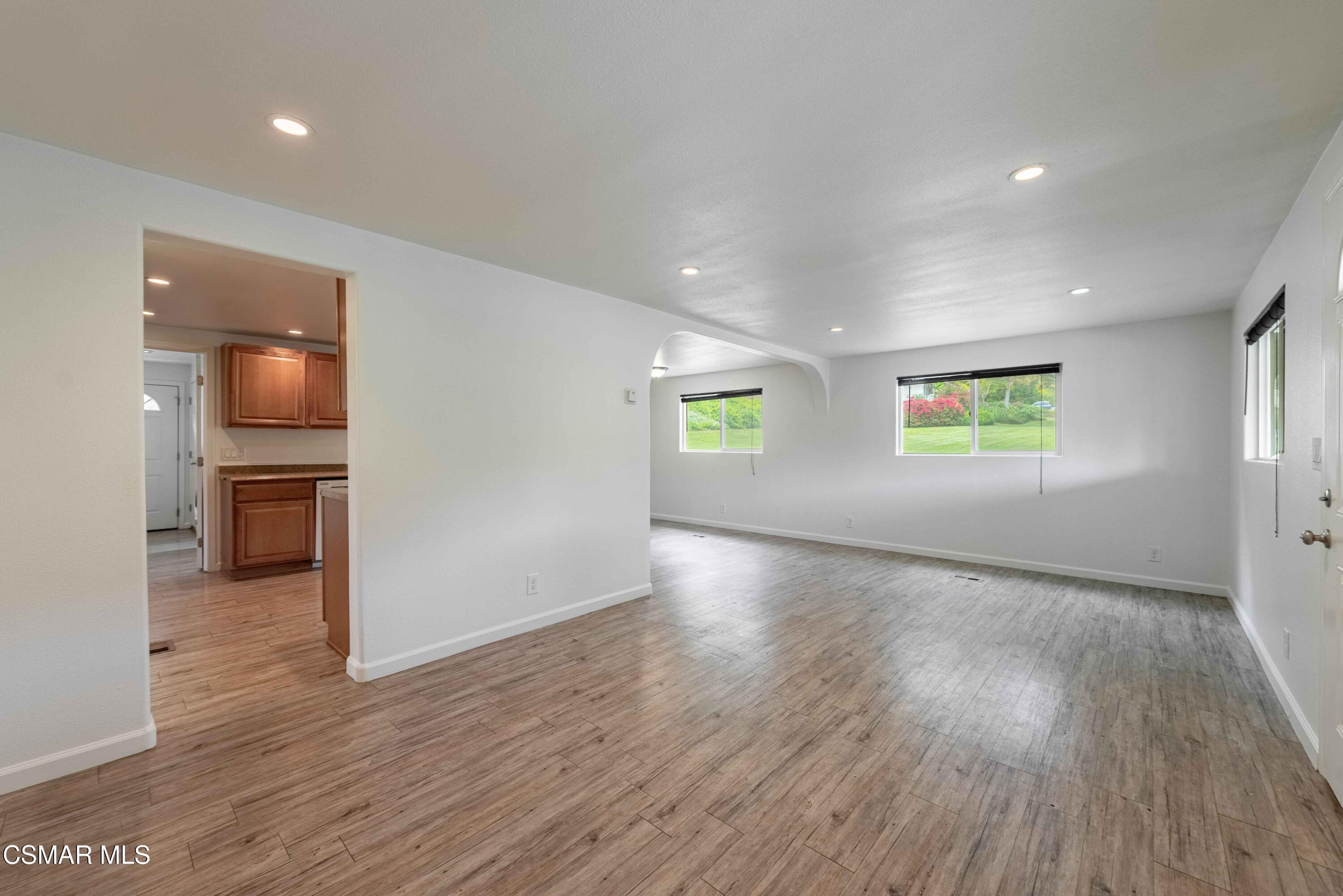 641 W La Loma Avenue