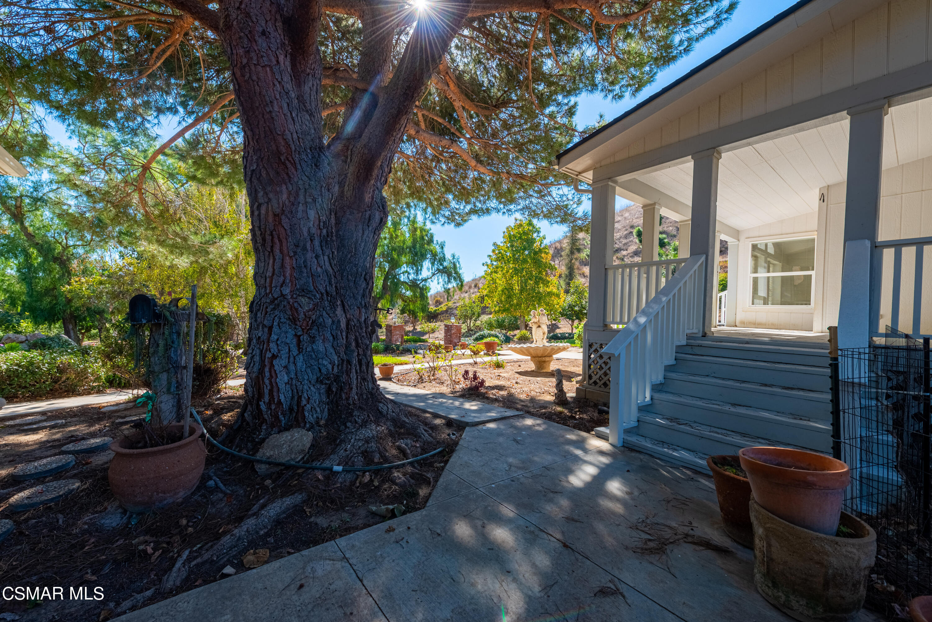 1057 E La Loma Avenue