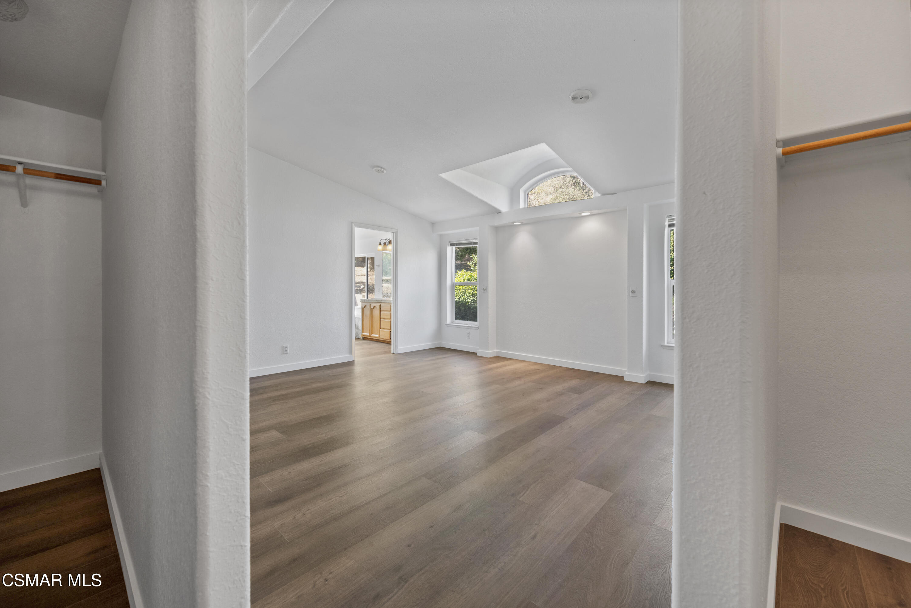 1057 E La Loma Avenue