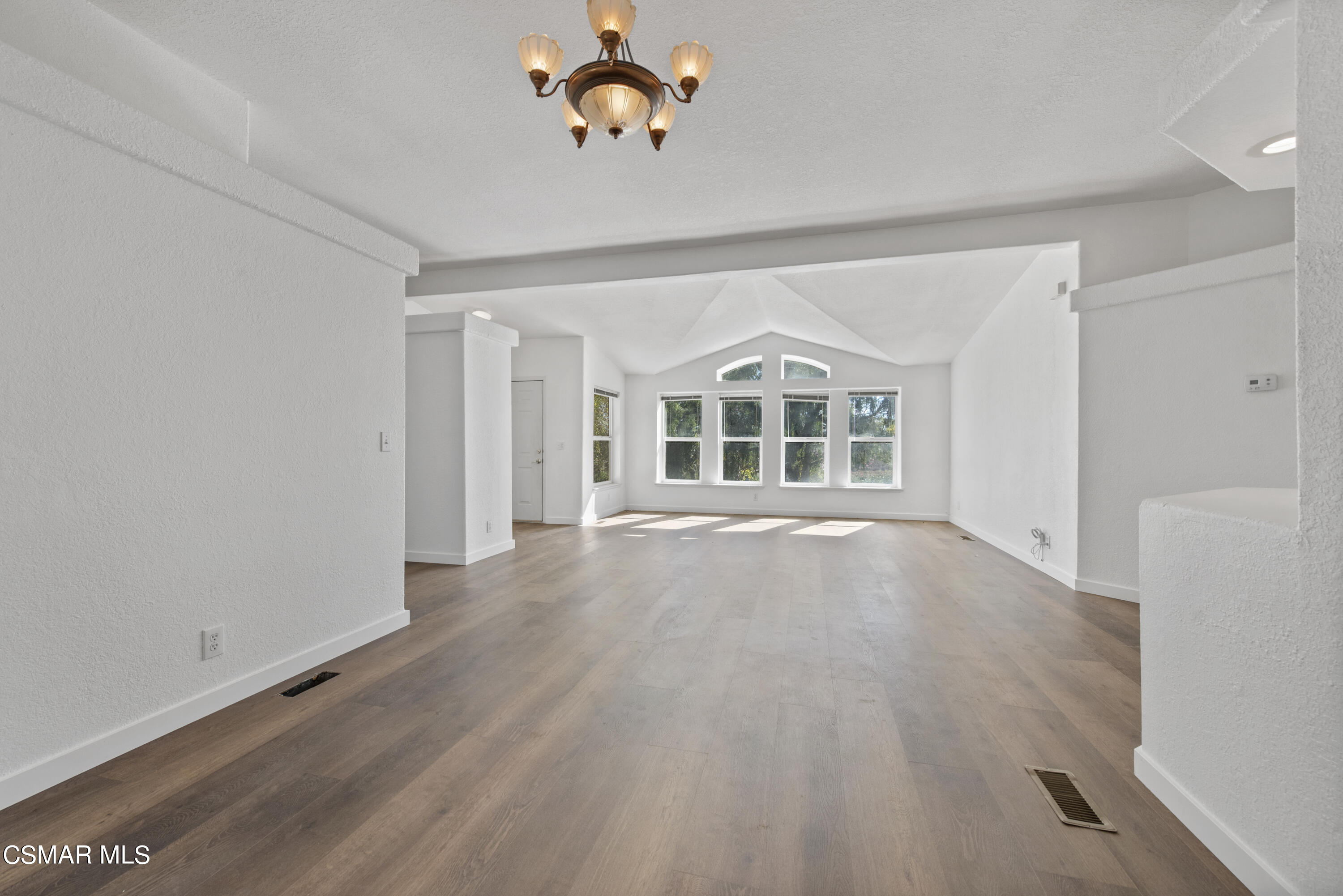 1057 E La Loma Avenue
