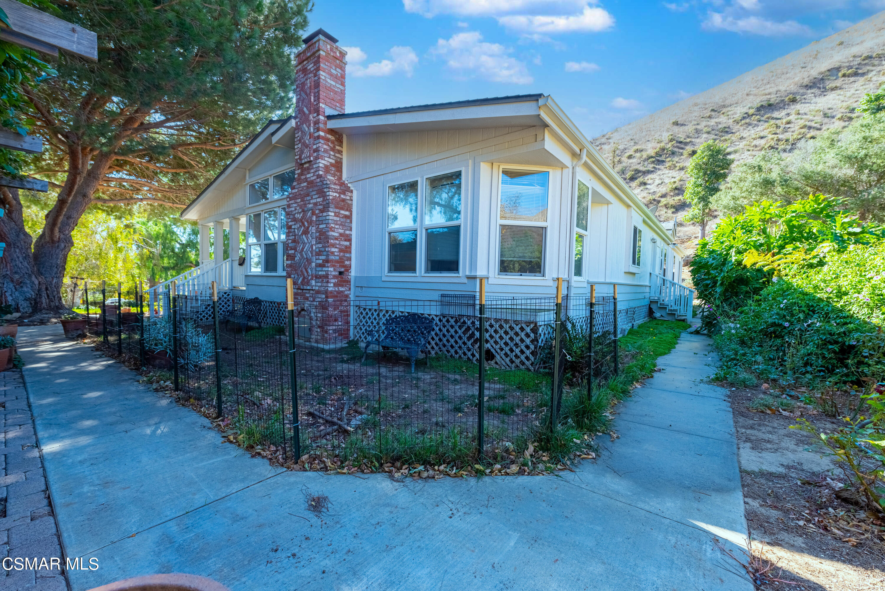 1057 E La Loma Avenue