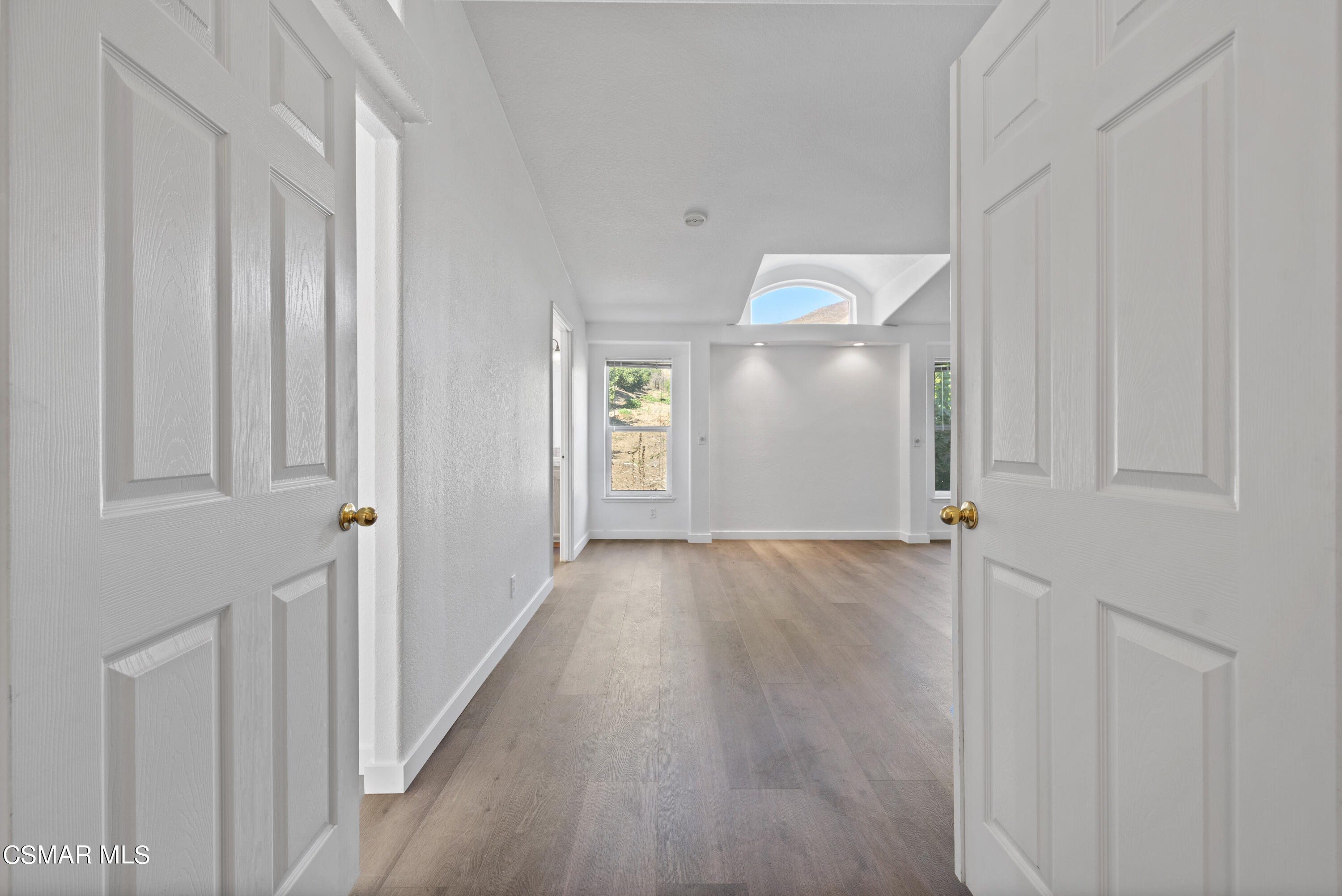 1057 E La Loma Avenue