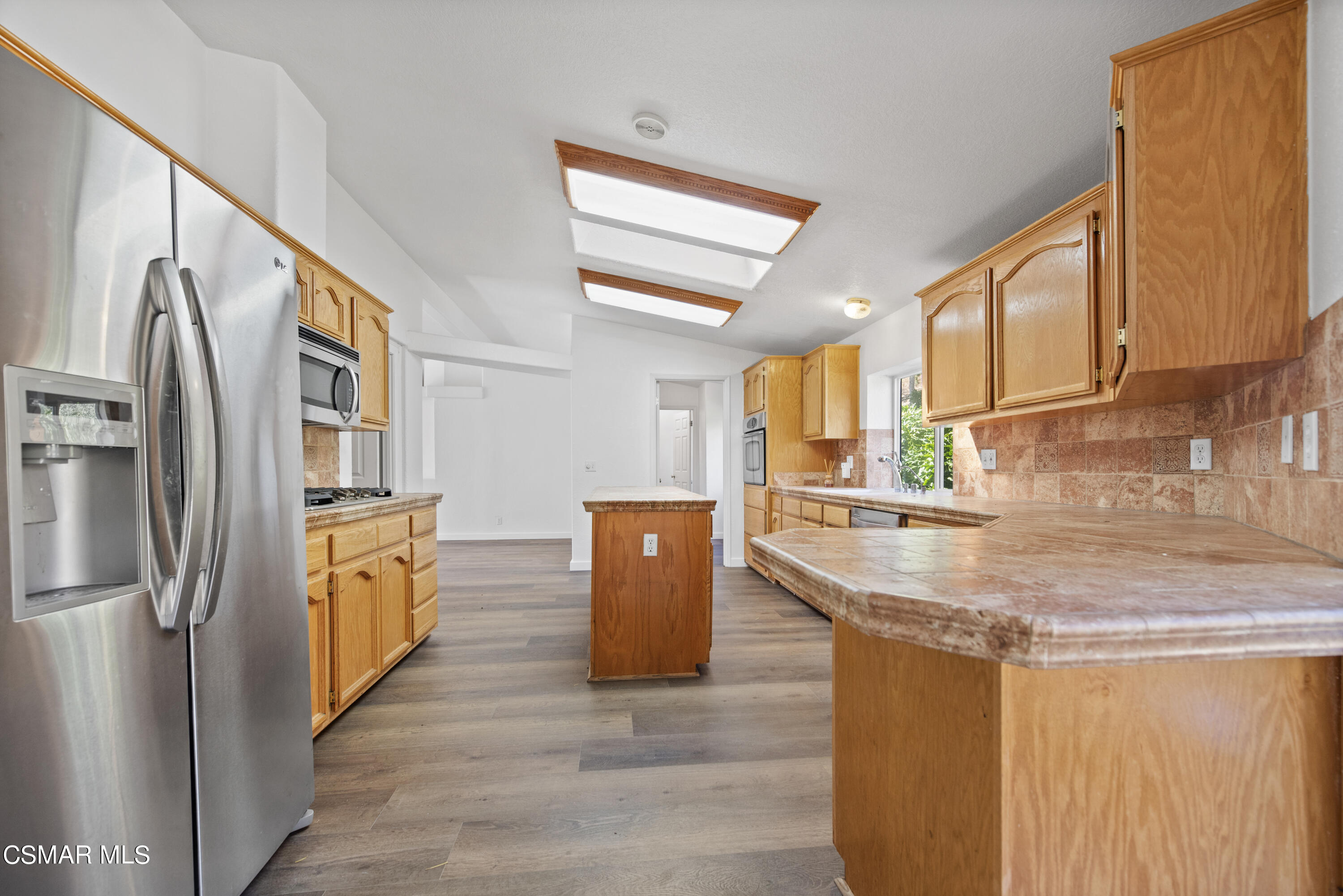 1057 E La Loma Avenue