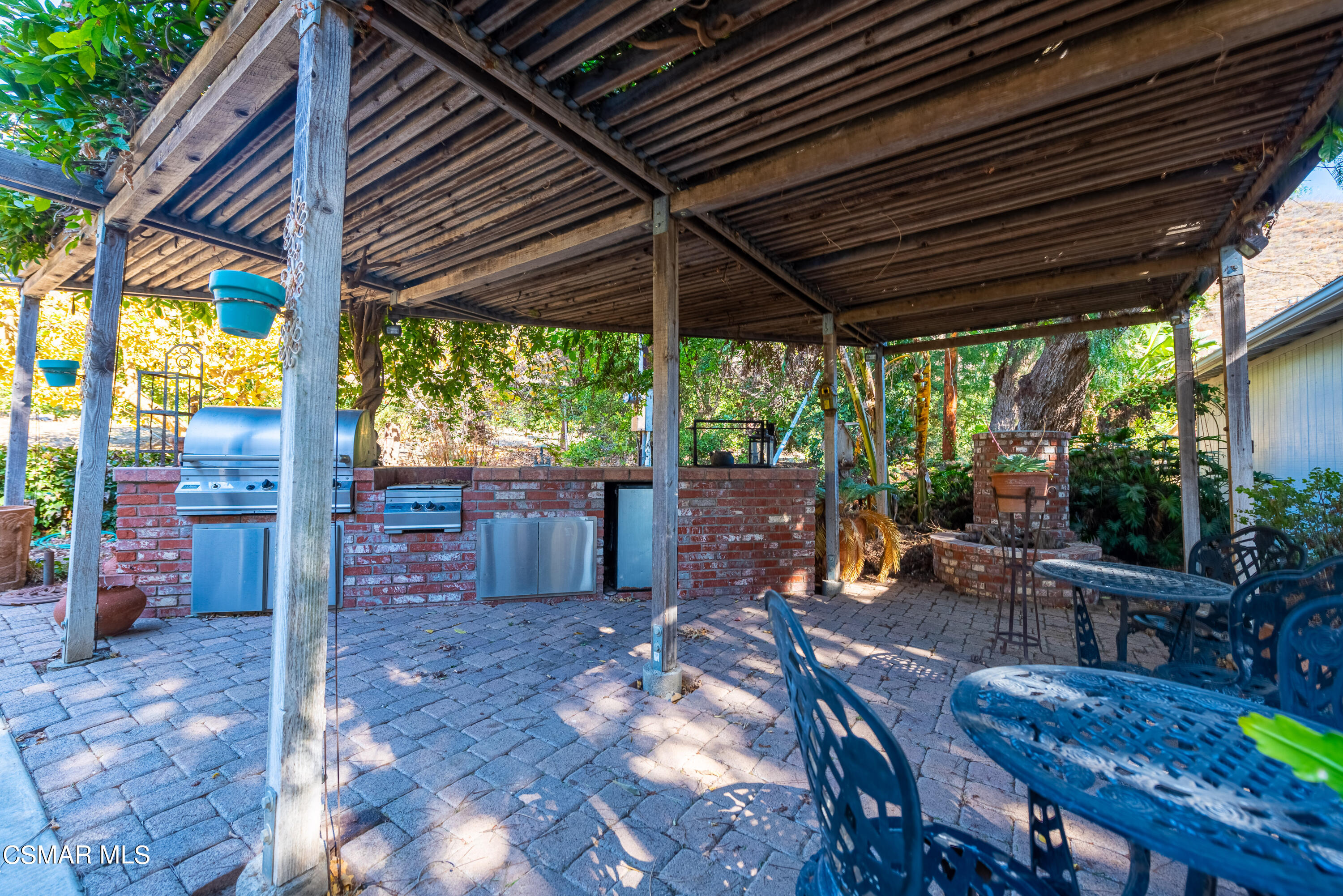 1057 E La Loma Avenue