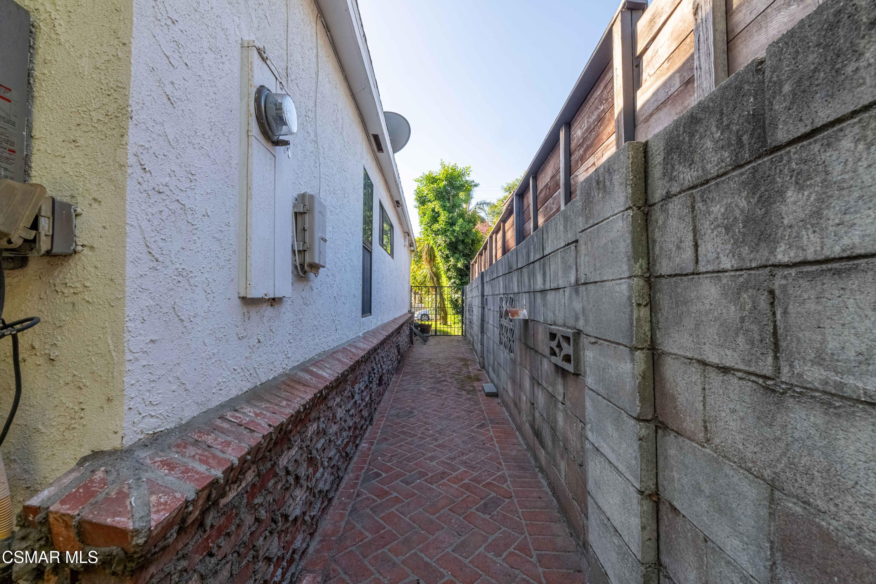 10129 Sarah Street