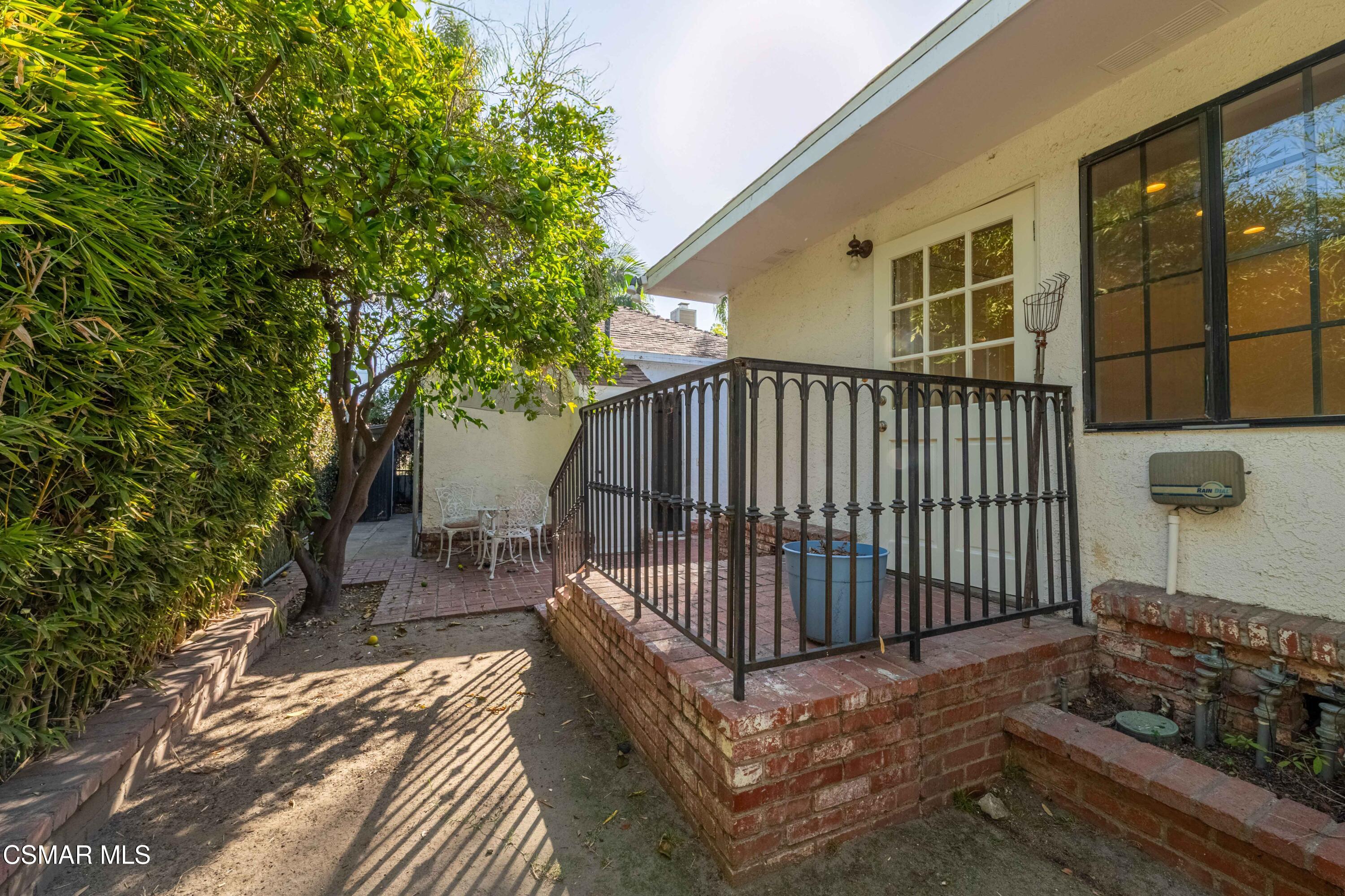10129 Sarah Street