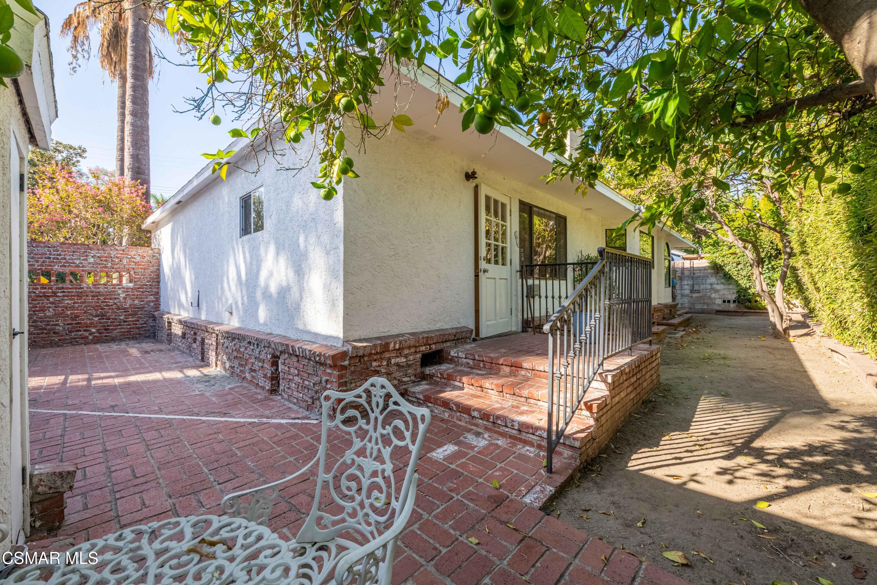 10129 Sarah Street