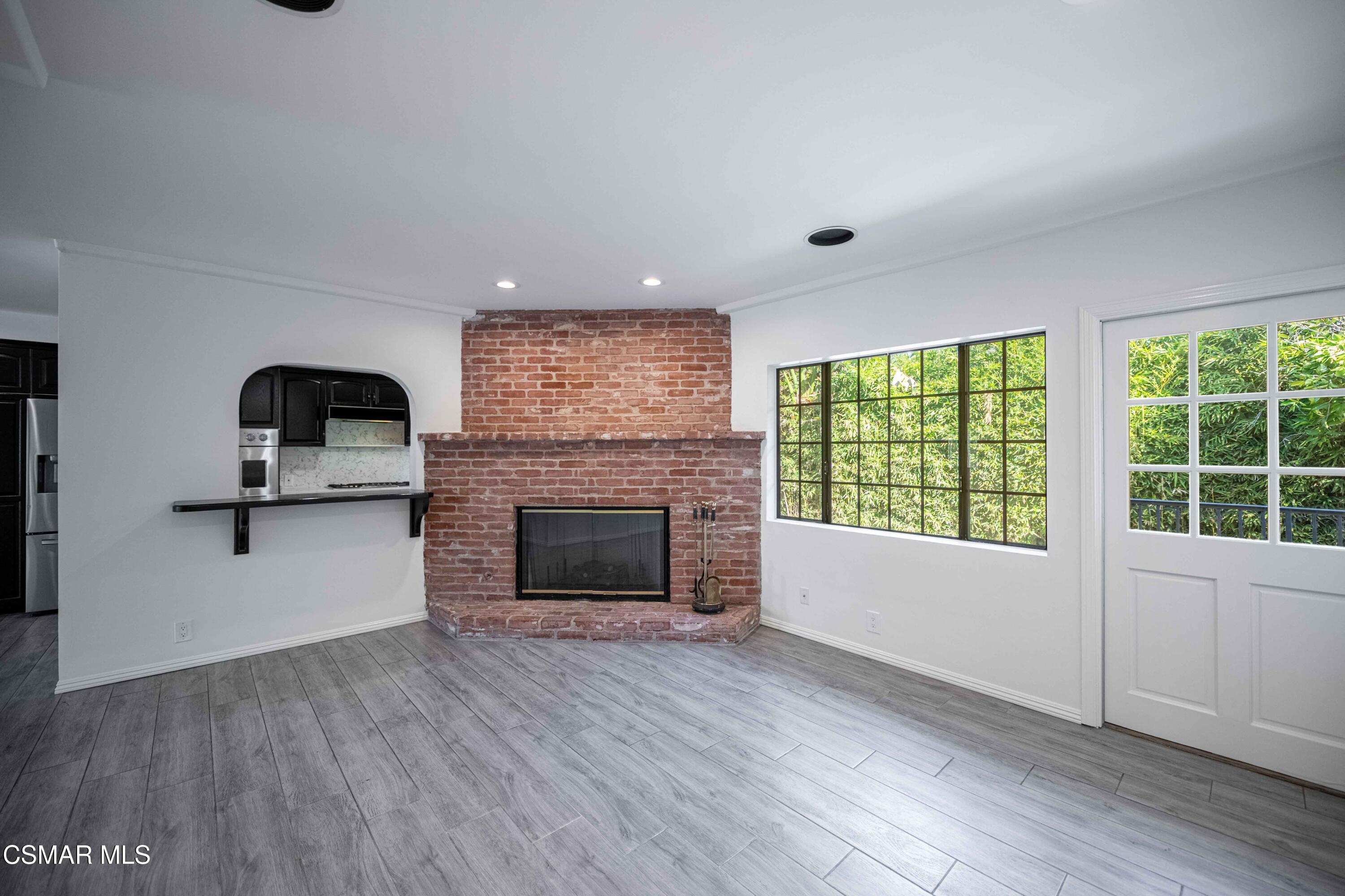 10129 Sarah Street