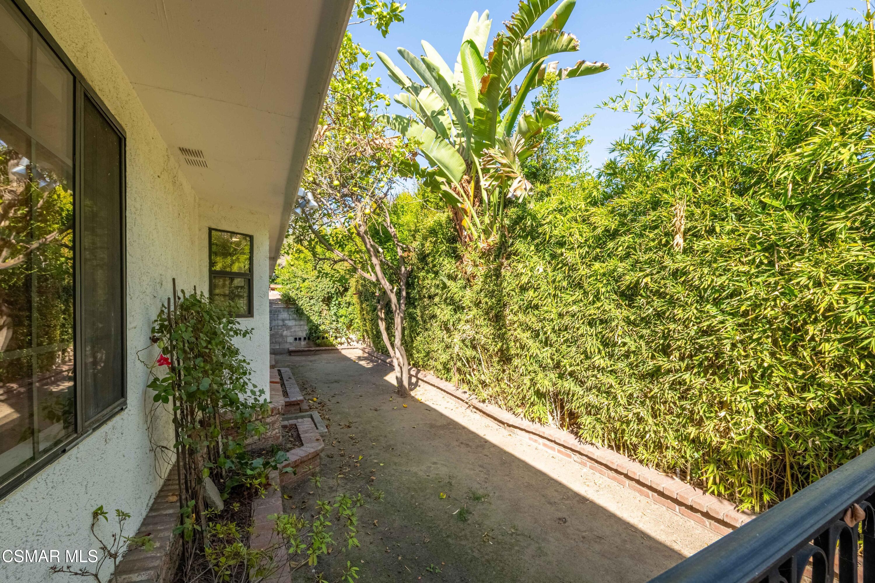 10129 Sarah Street
