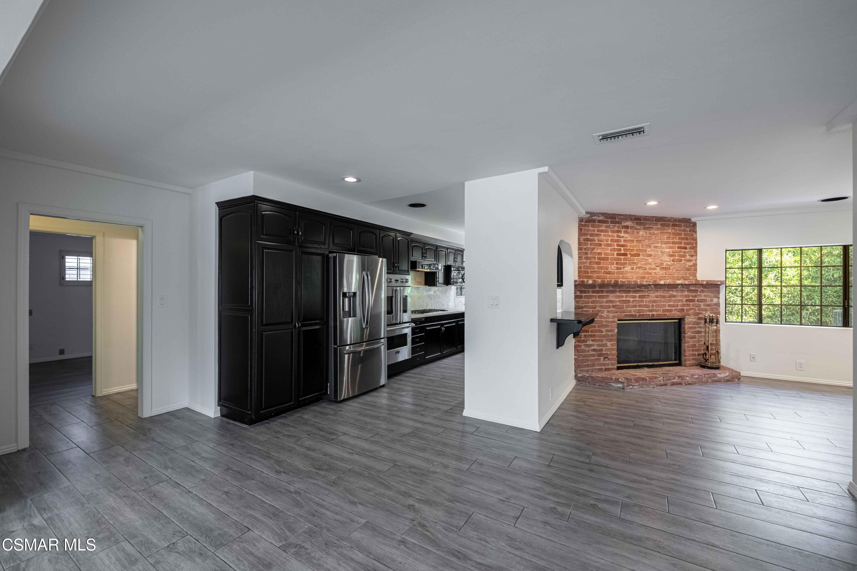 10129 Sarah Street