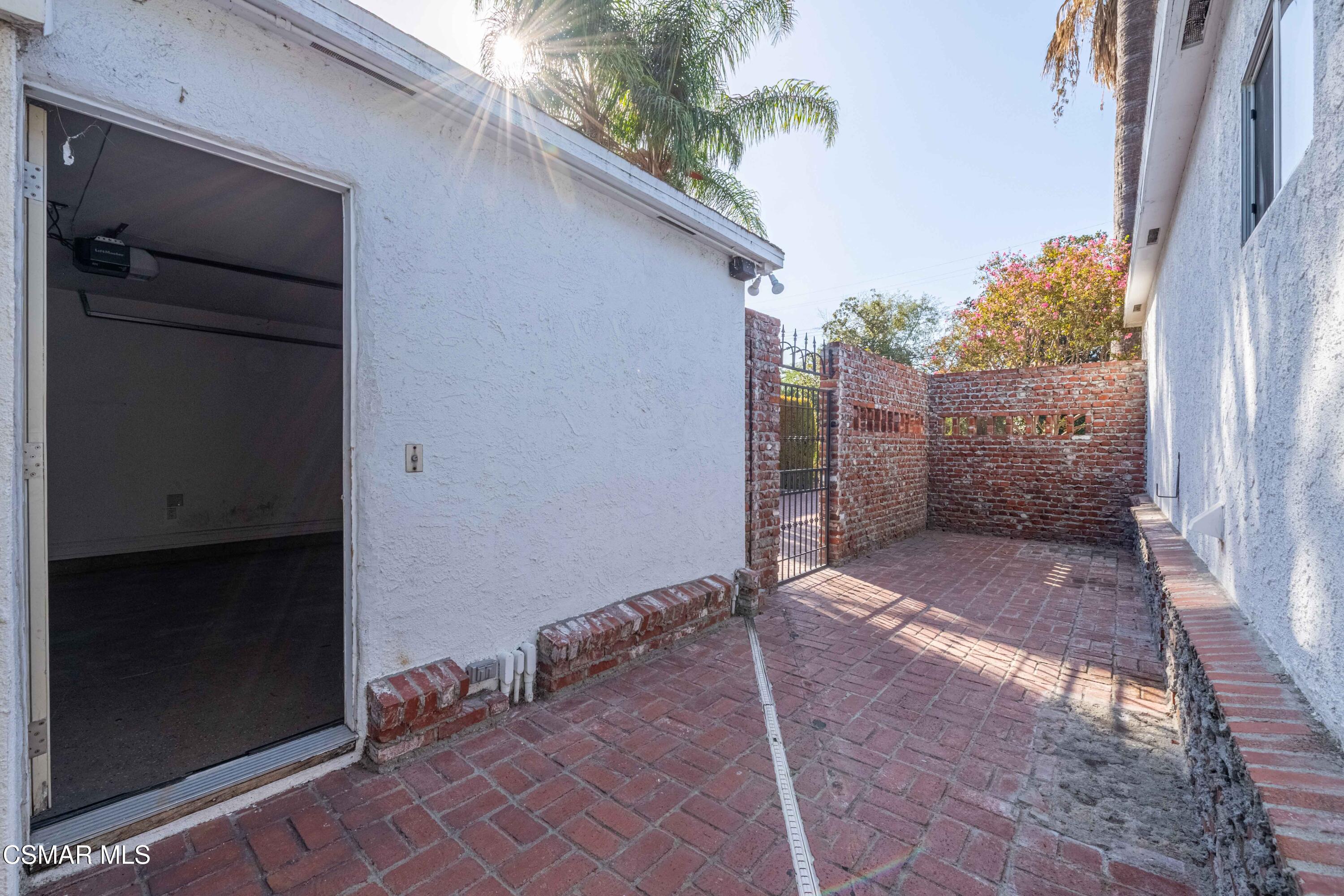 10129 Sarah Street