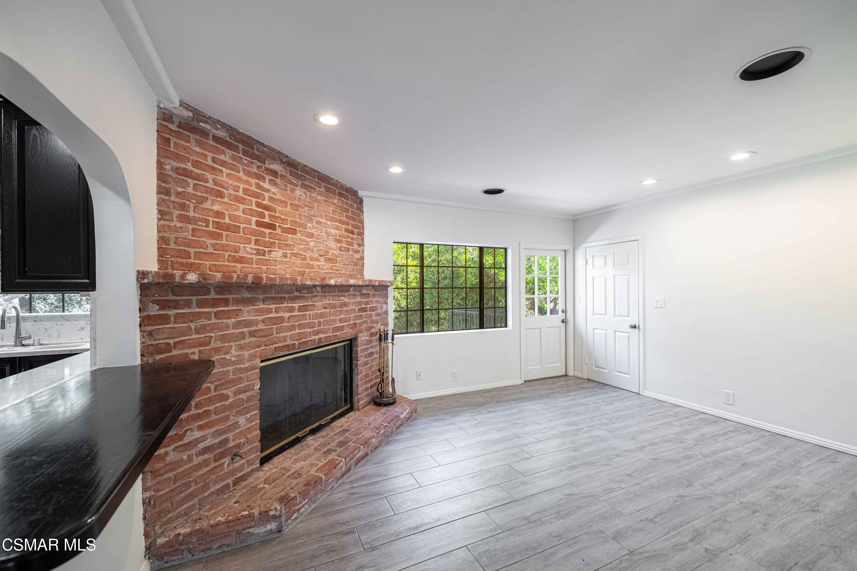 10129 Sarah Street