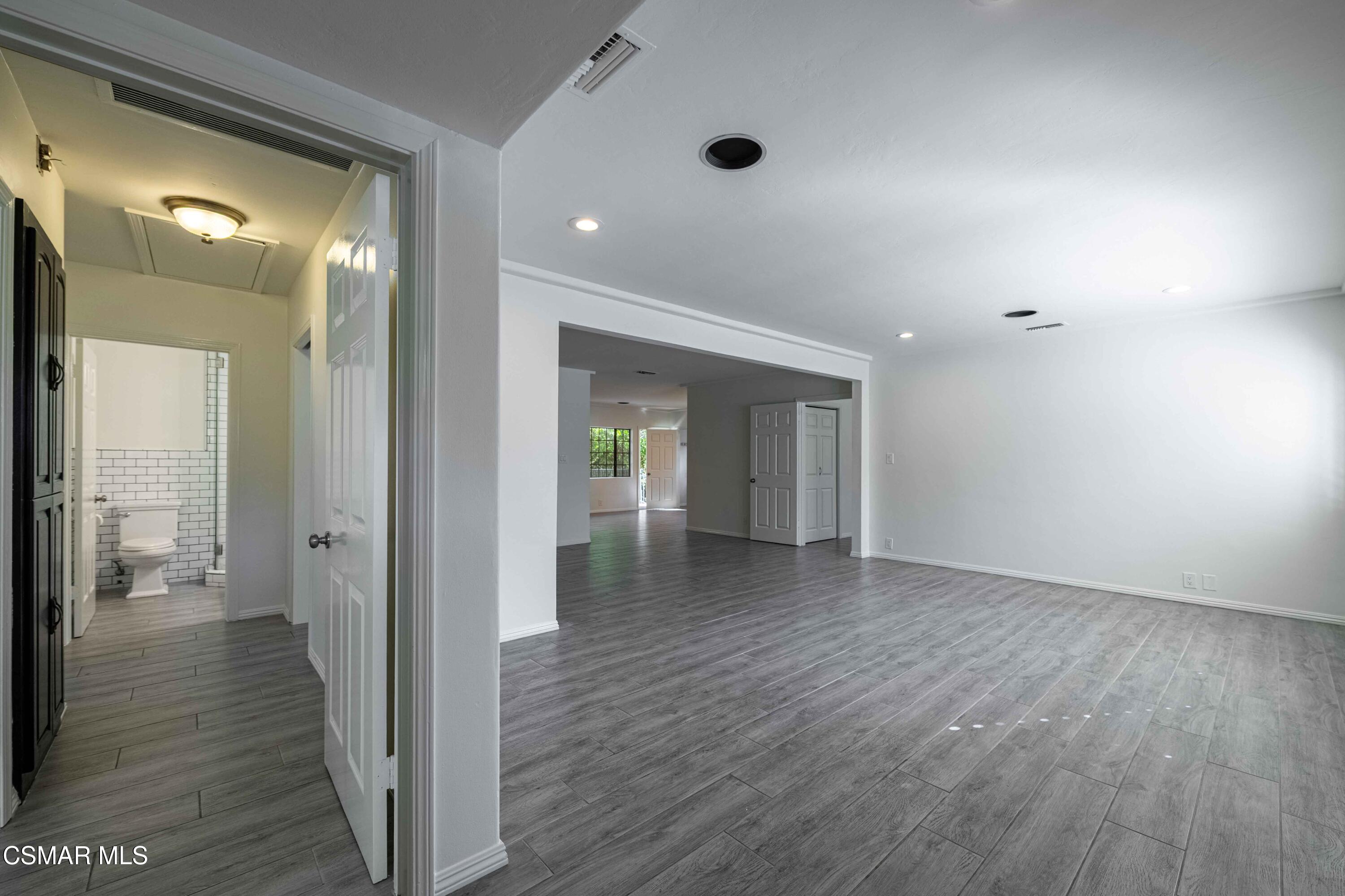 10129 Sarah Street