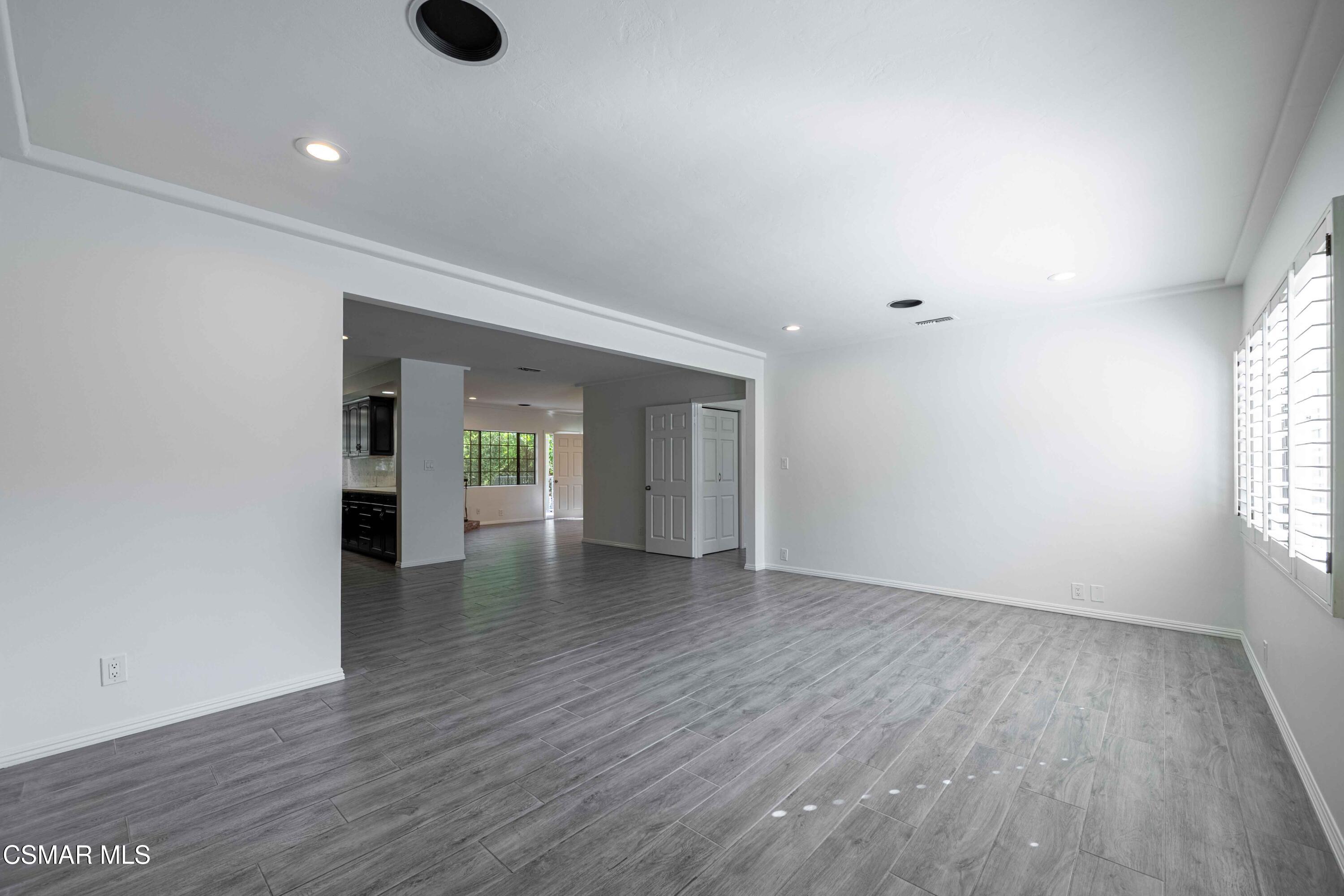 10129 Sarah Street