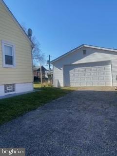 930 Bridgeview Rd