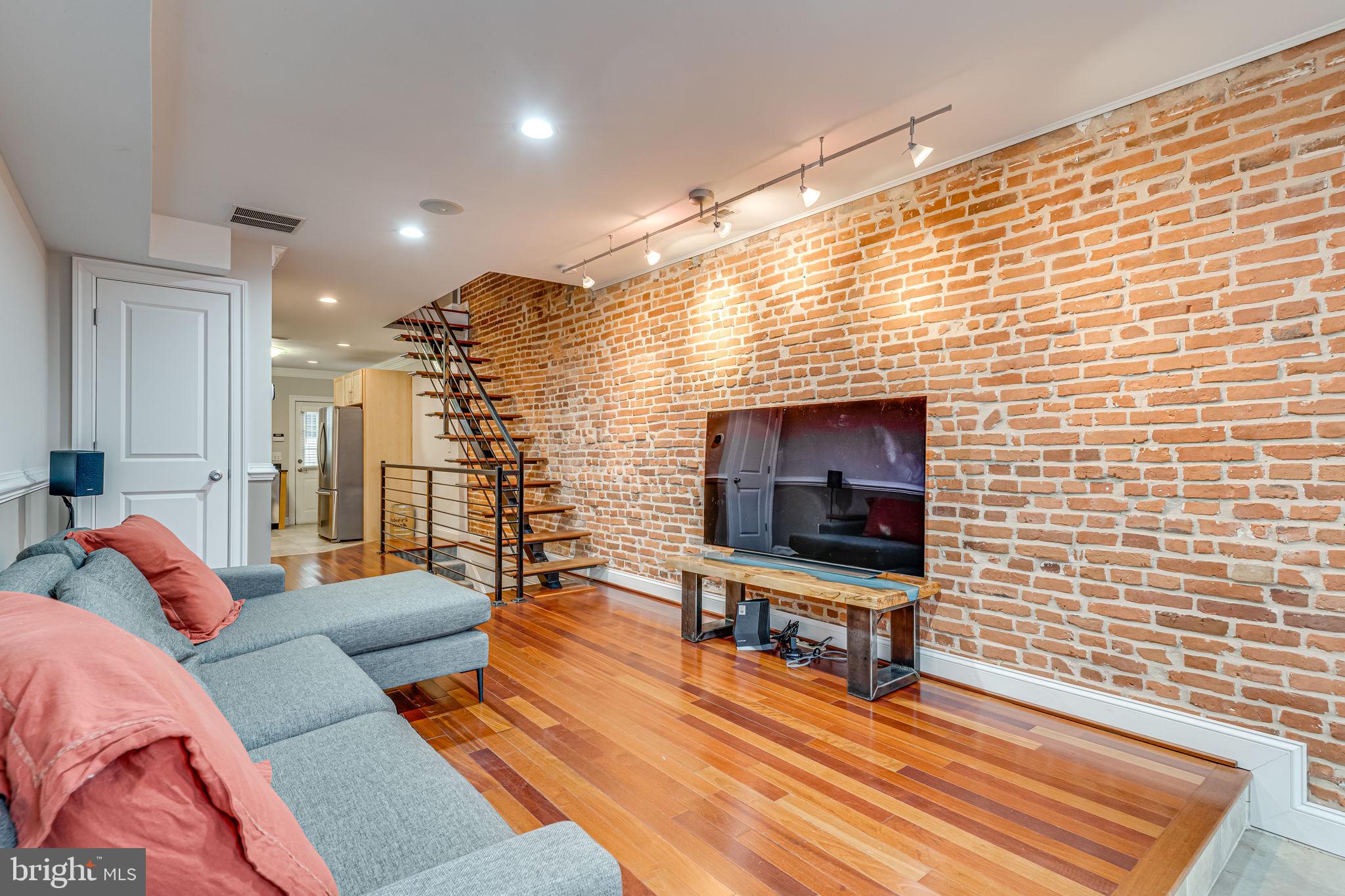 509 E Fort Ave