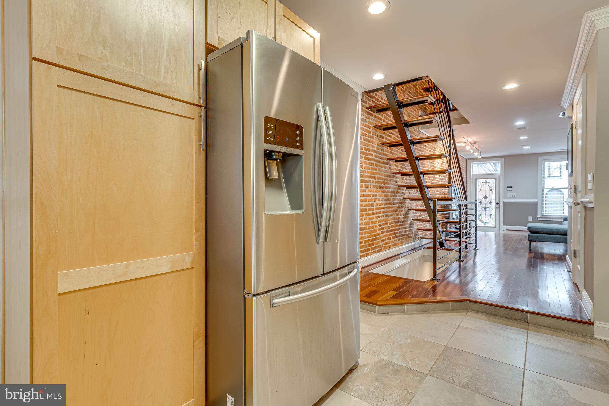 509 E Fort Ave