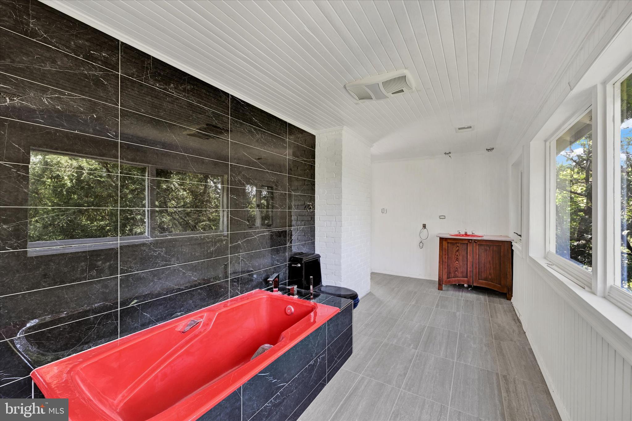 110 Elmwood Rd