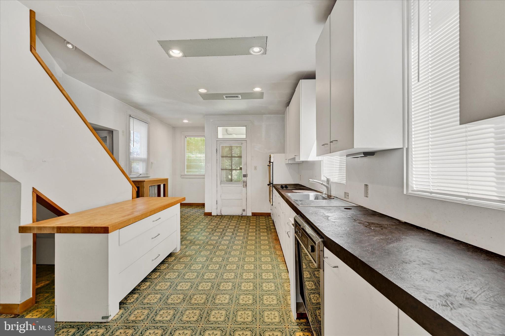110 Elmwood Rd