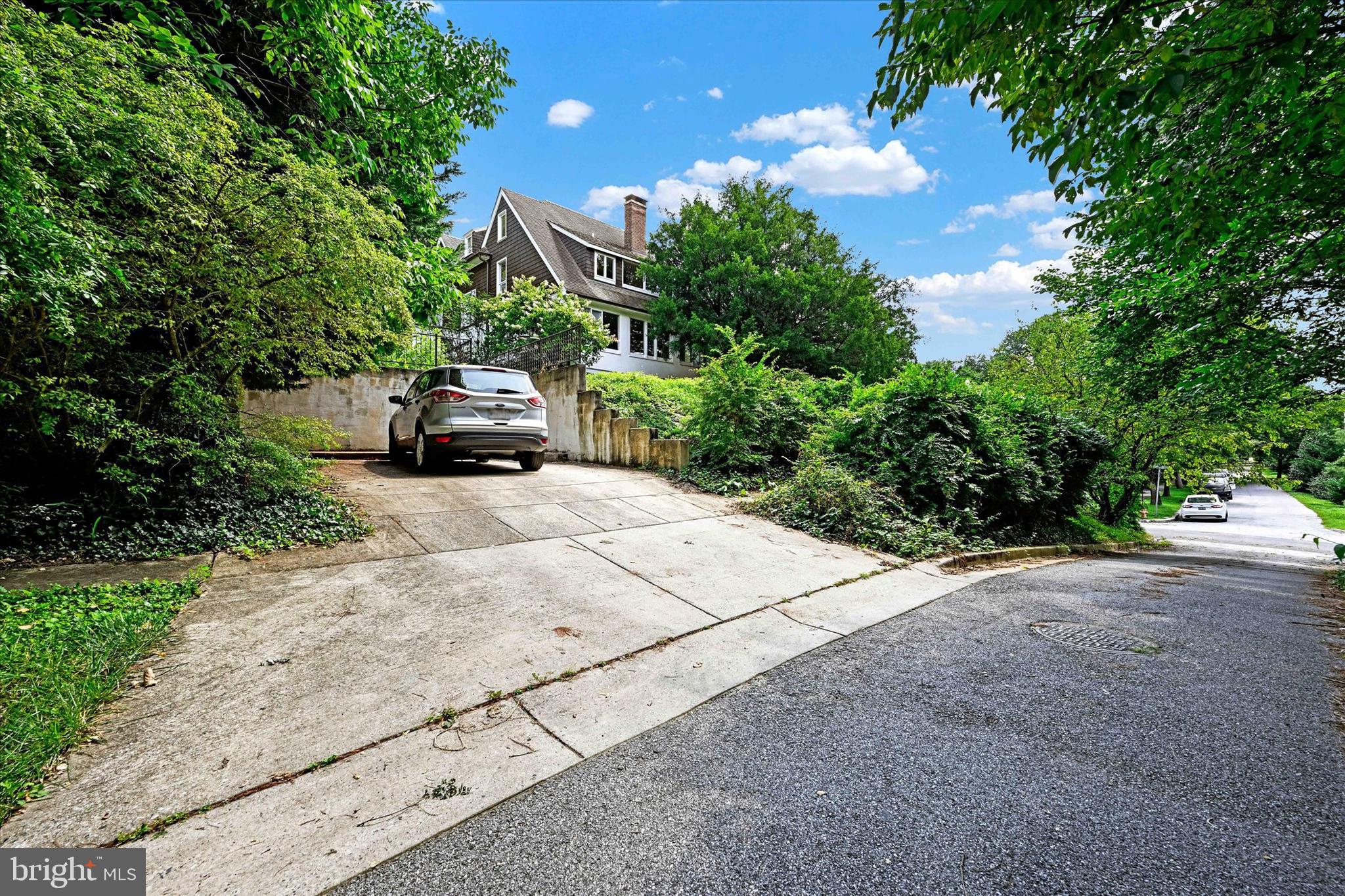 110 Elmwood Rd