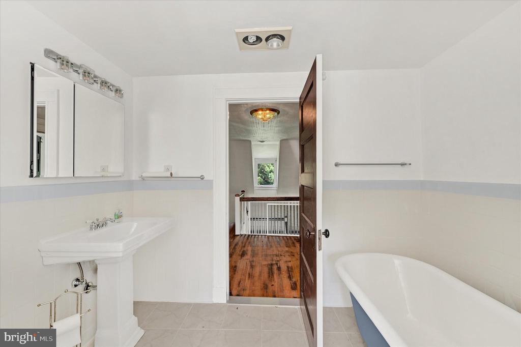 110 Elmwood Rd