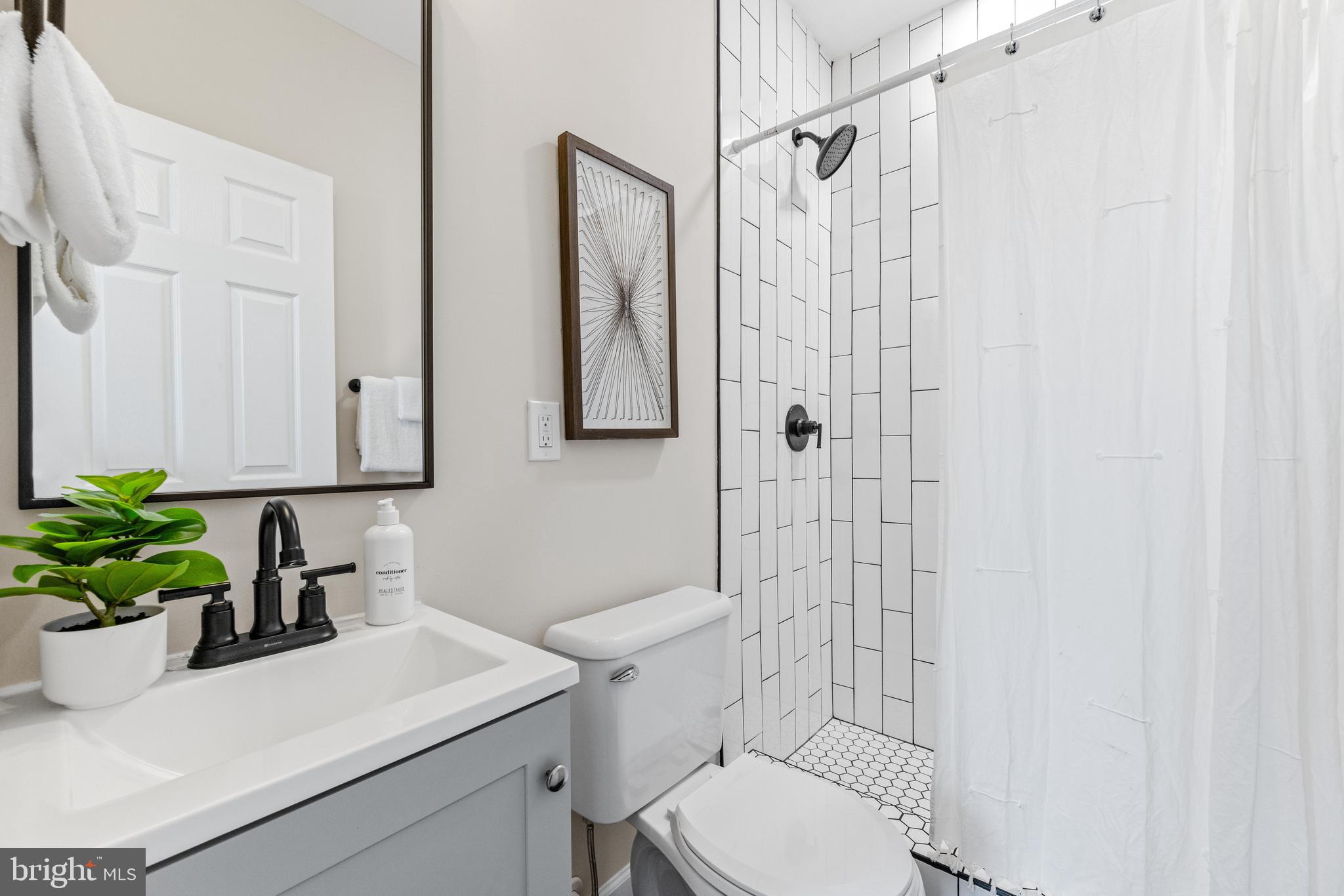 1205 Washington Blvd