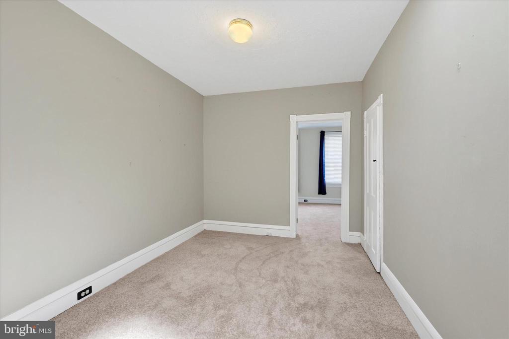 12 S Robinson St