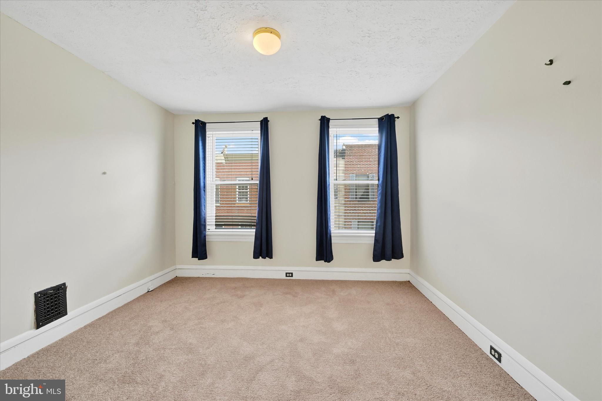 12 S Robinson St