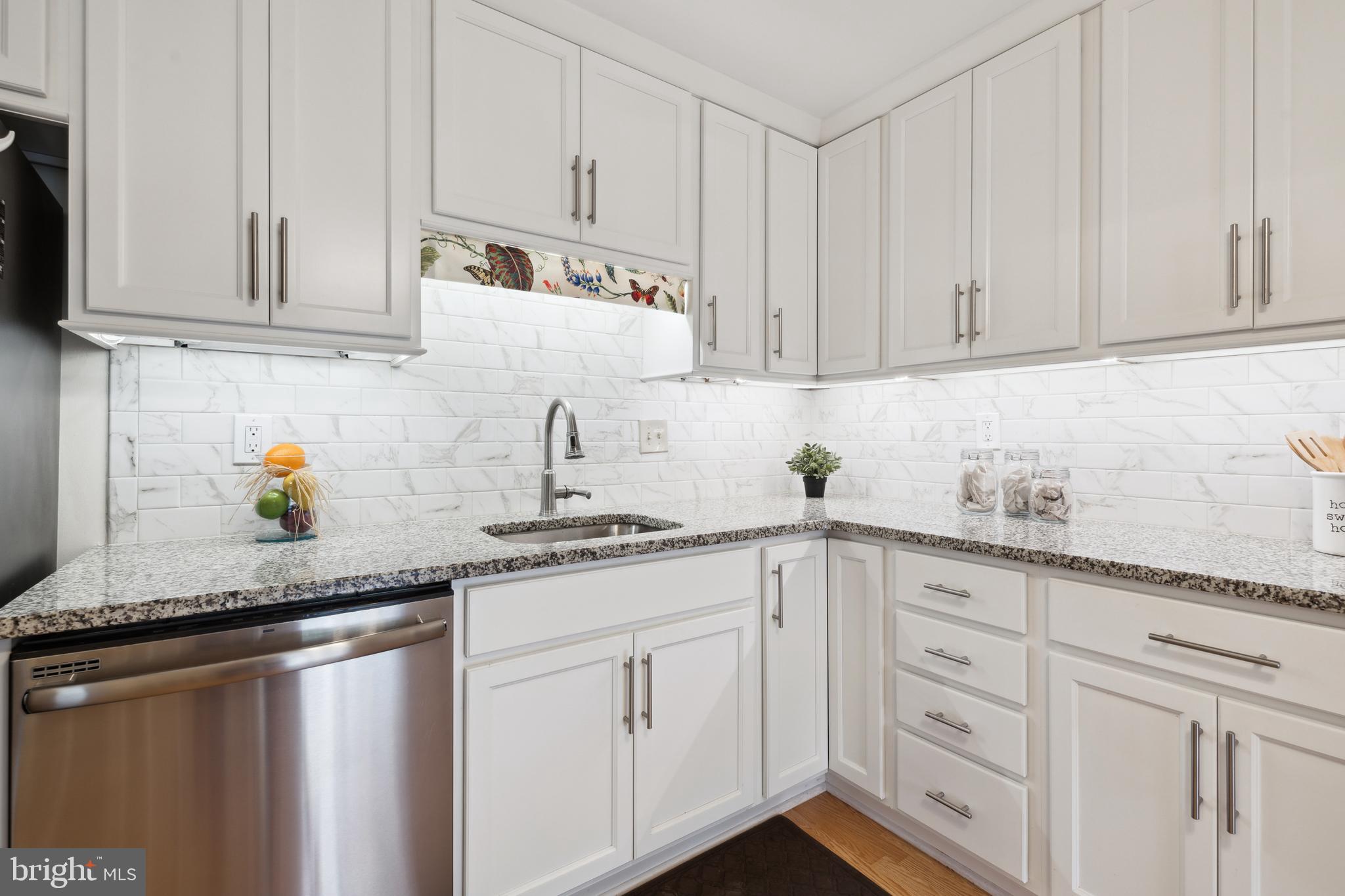 1 SOUTHERLY CT Unit: 606