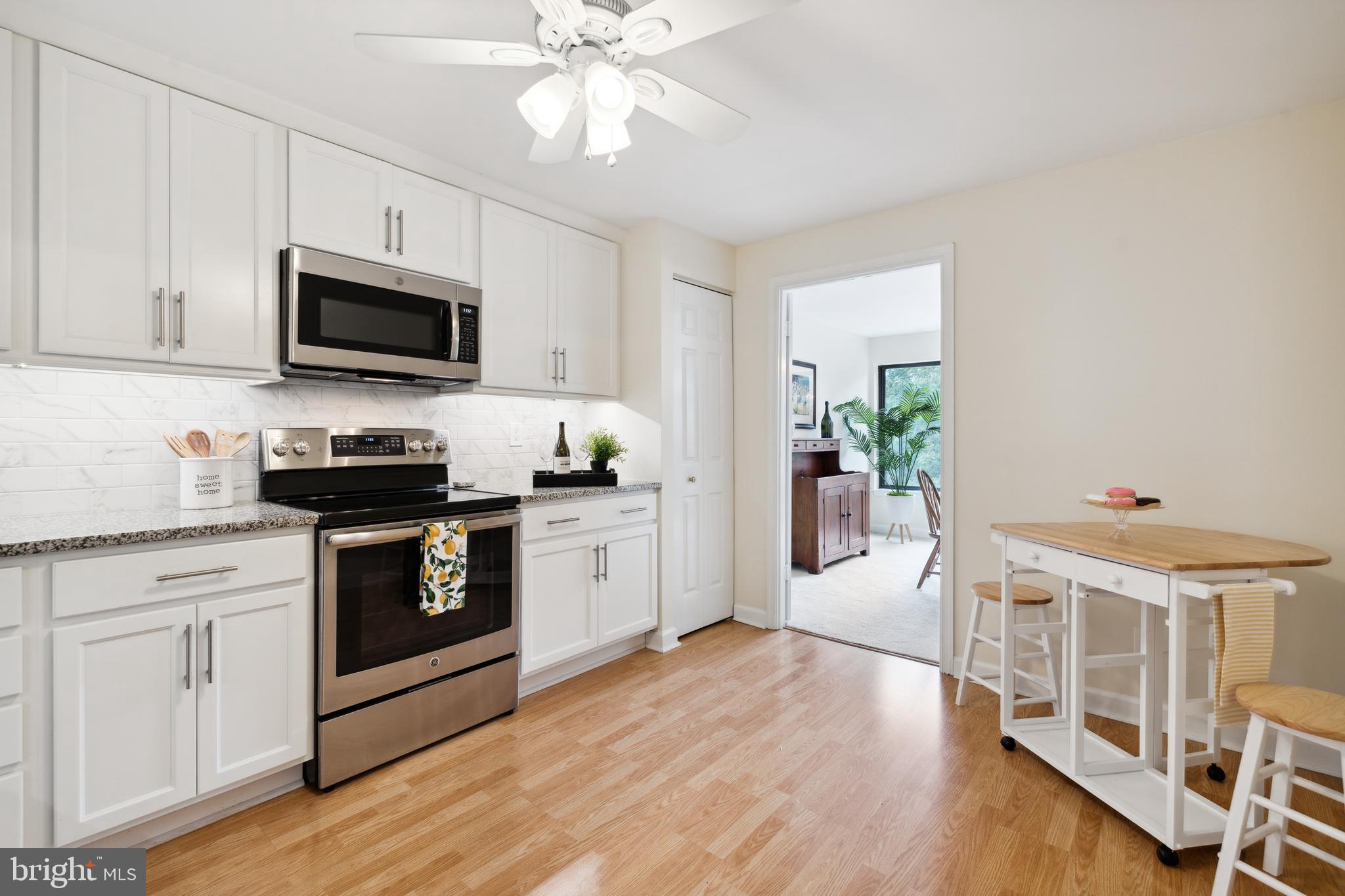 1 SOUTHERLY CT Unit: 606