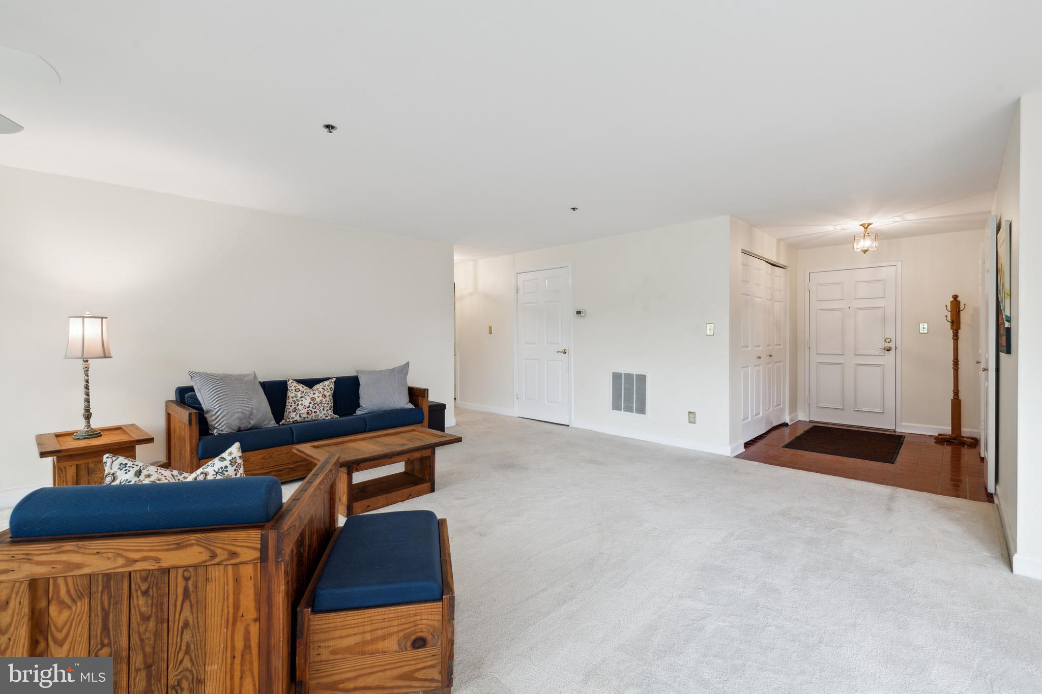 1 SOUTHERLY CT Unit: 606