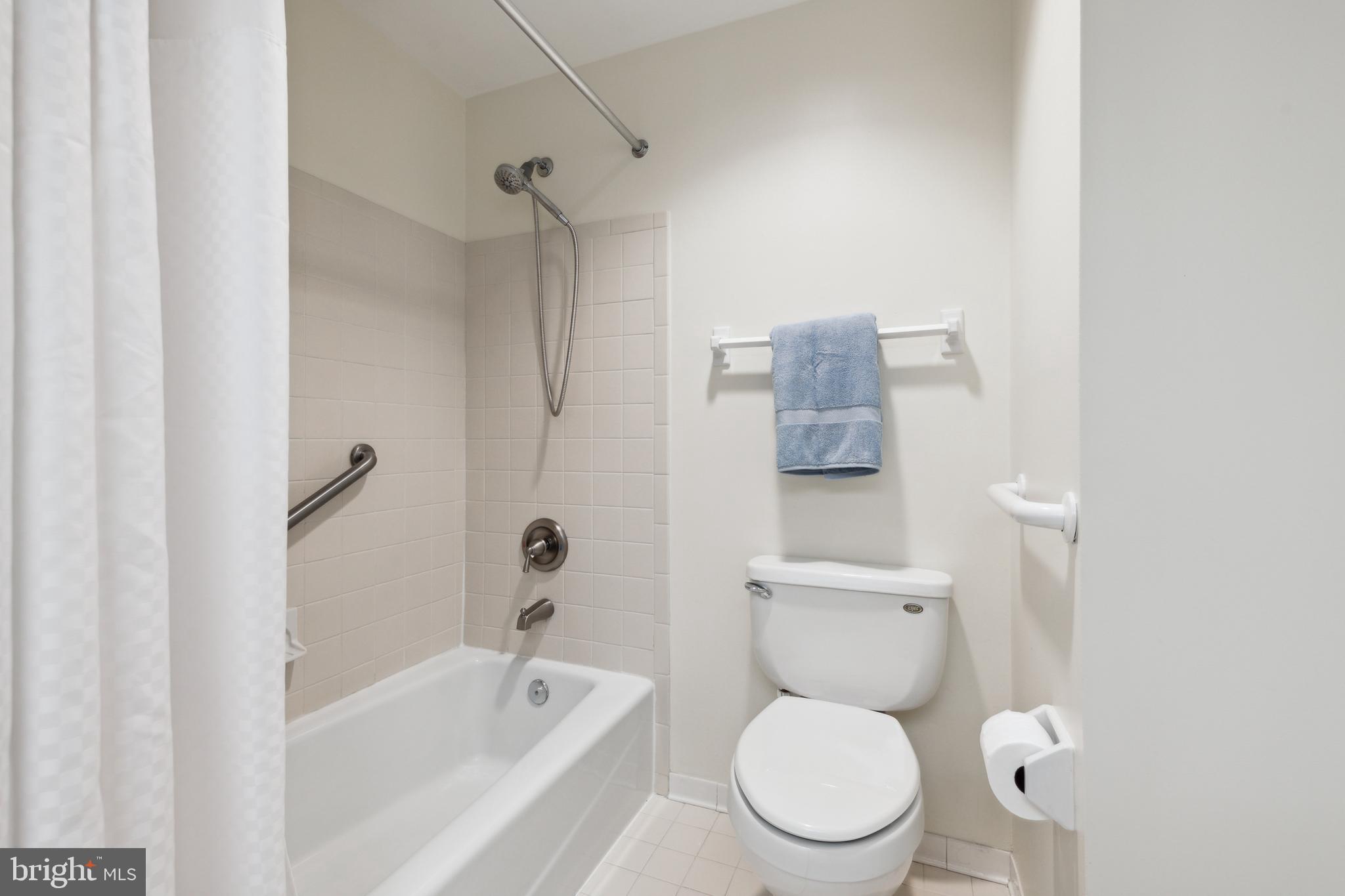 1 SOUTHERLY CT Unit: 606