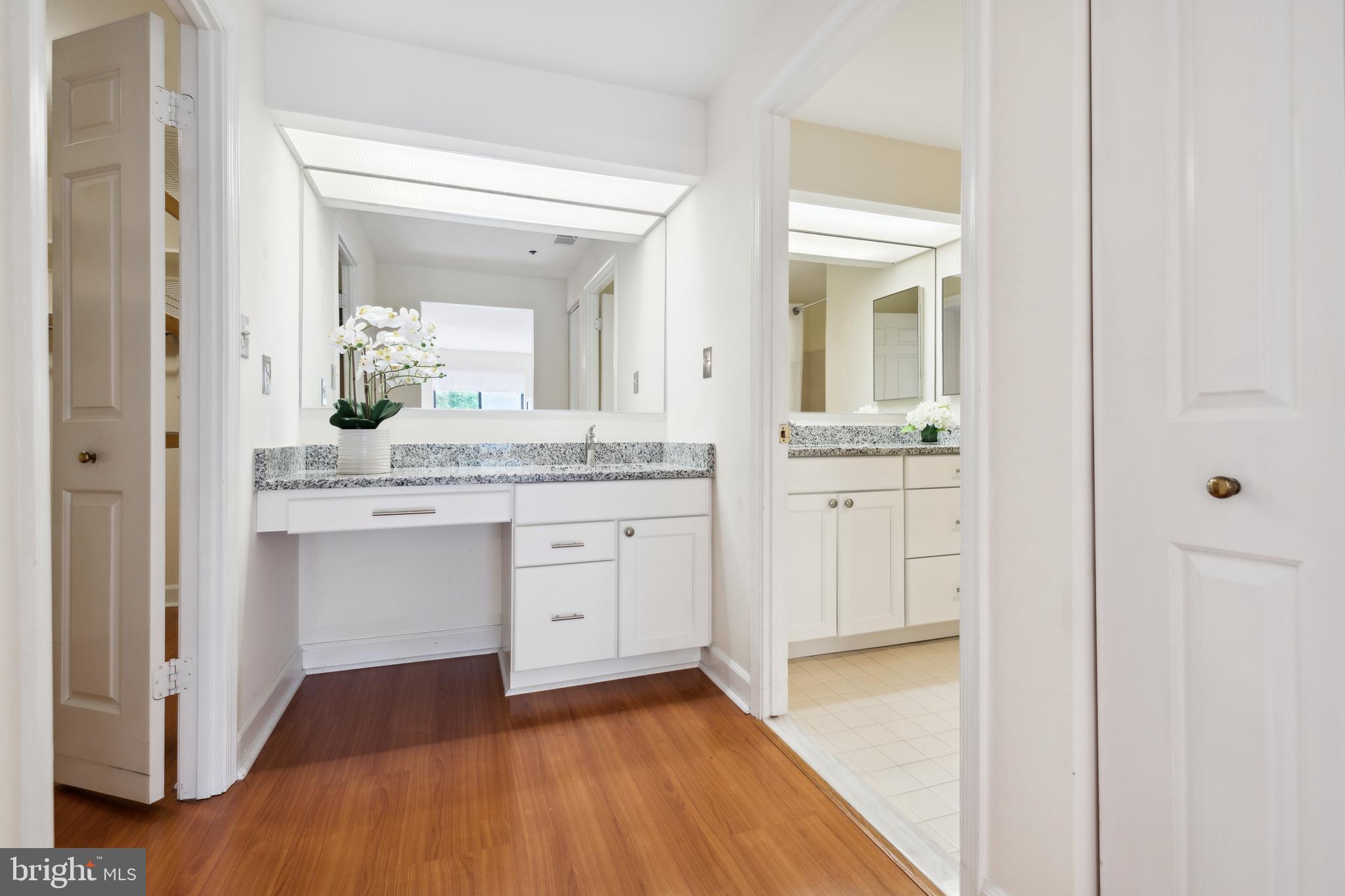 1 SOUTHERLY CT Unit: 606