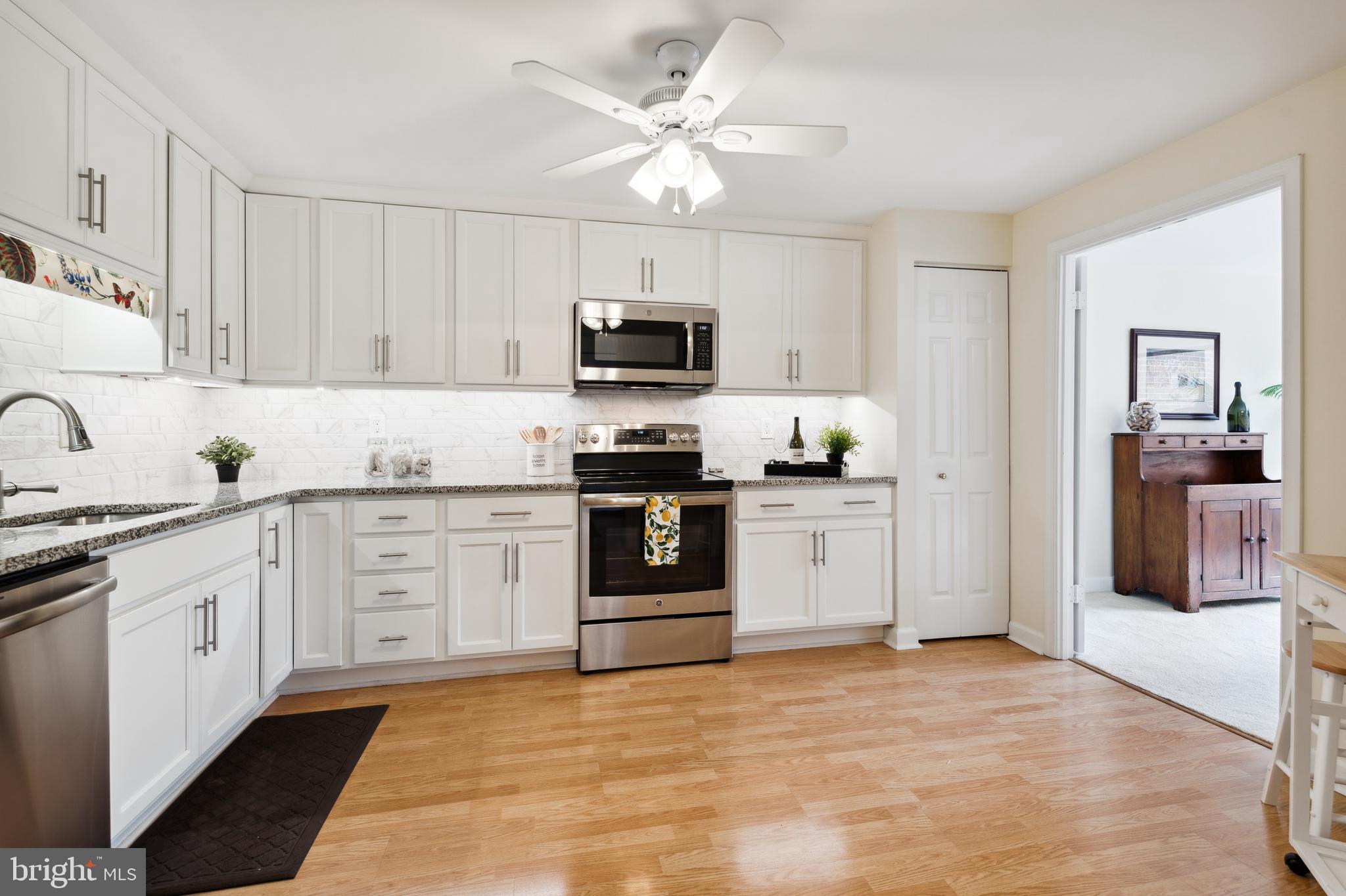 1 SOUTHERLY CT Unit: 606