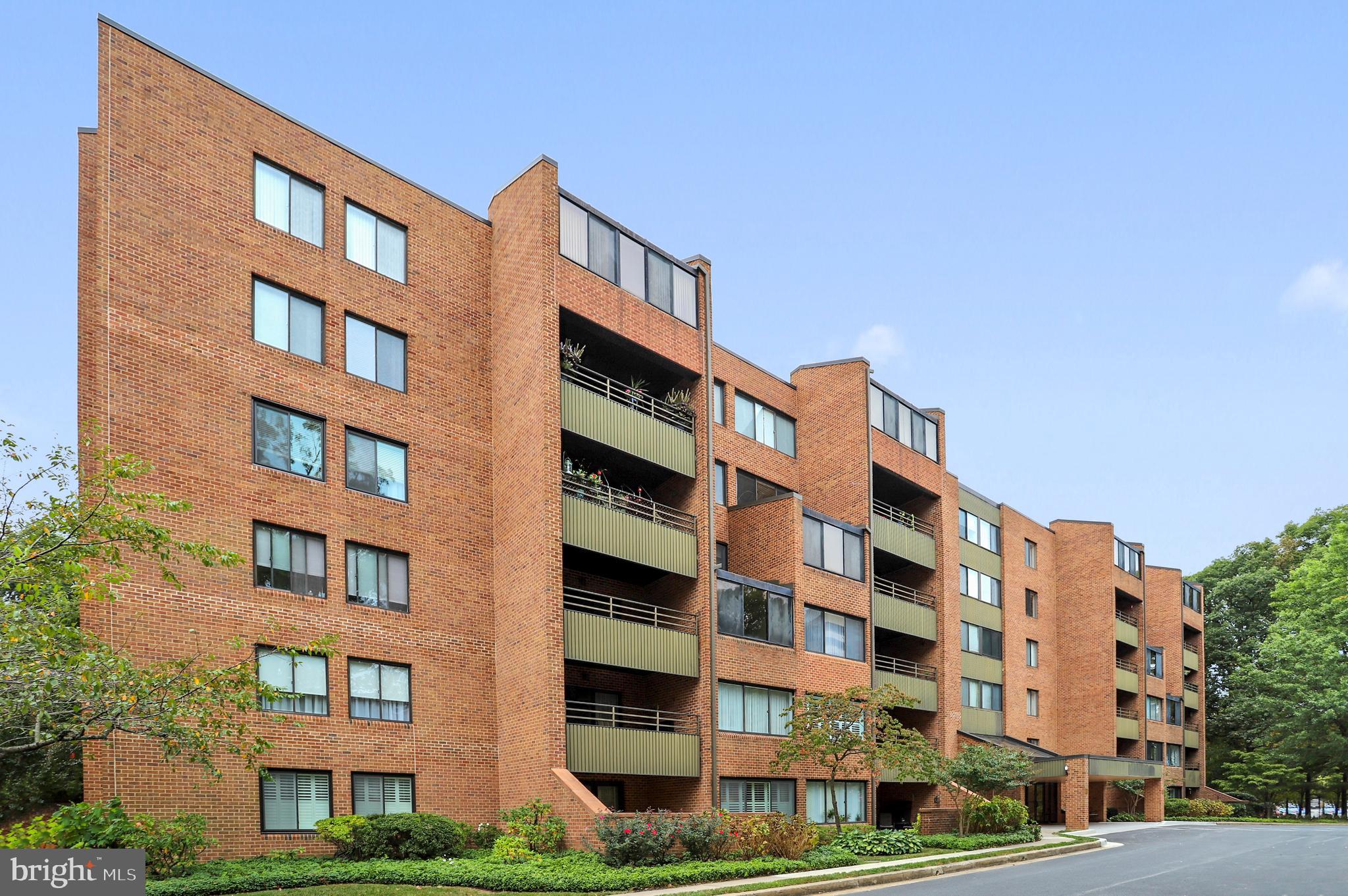 1 SOUTHERLY CT Unit: 606