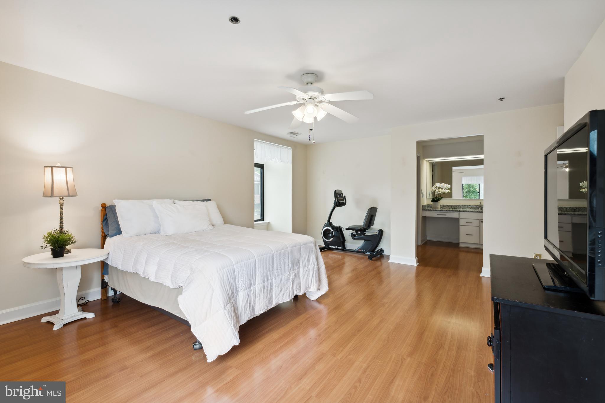 1 SOUTHERLY CT Unit: 606