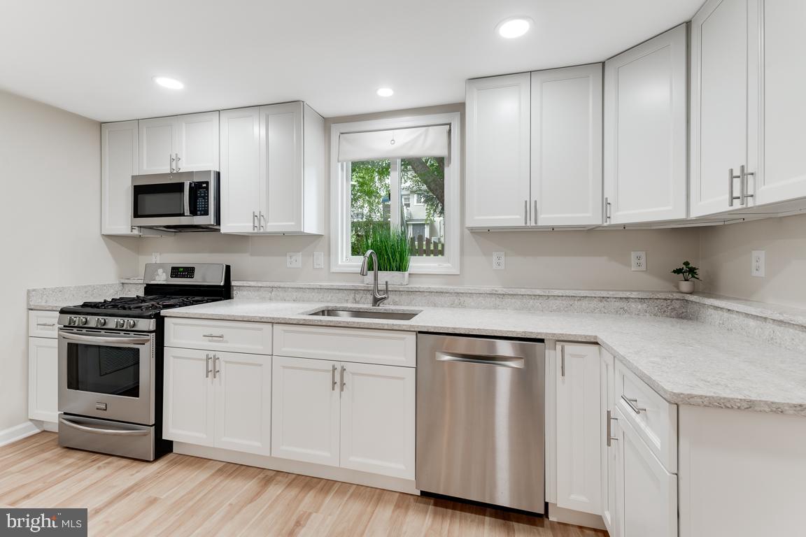 1103 Saint Albans Rd