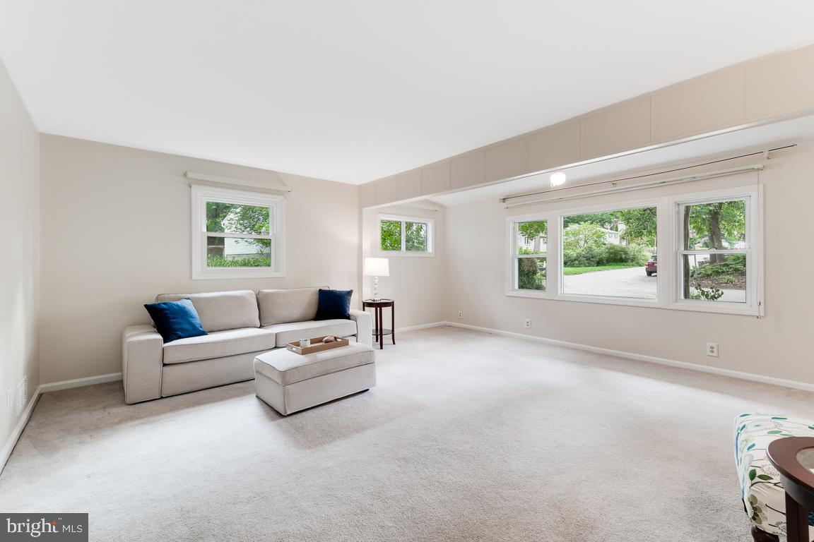 1103 Saint Albans Rd